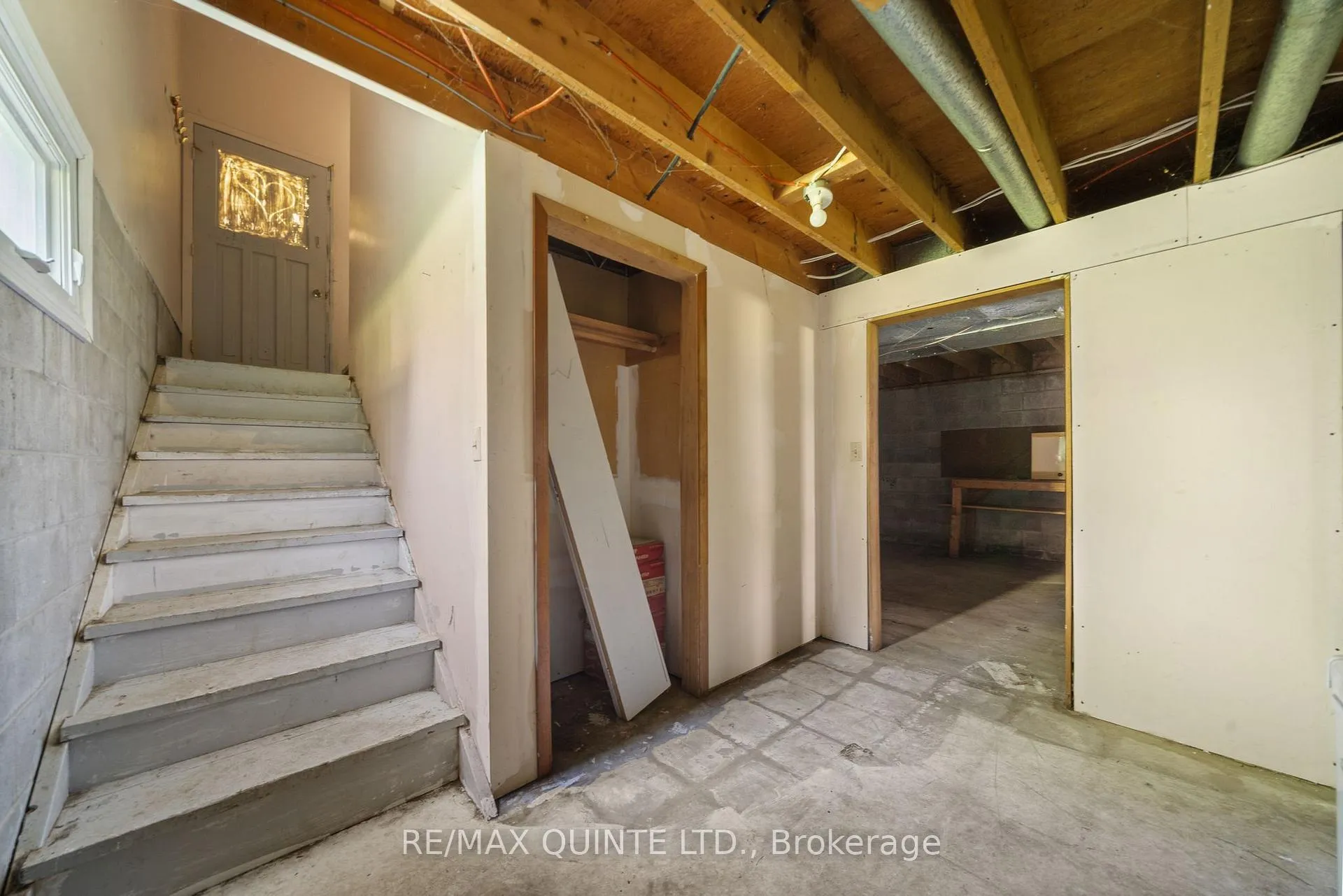 Photo 25 of 403 Whites Road, Quinte West, Sidney Ward — HOMEH