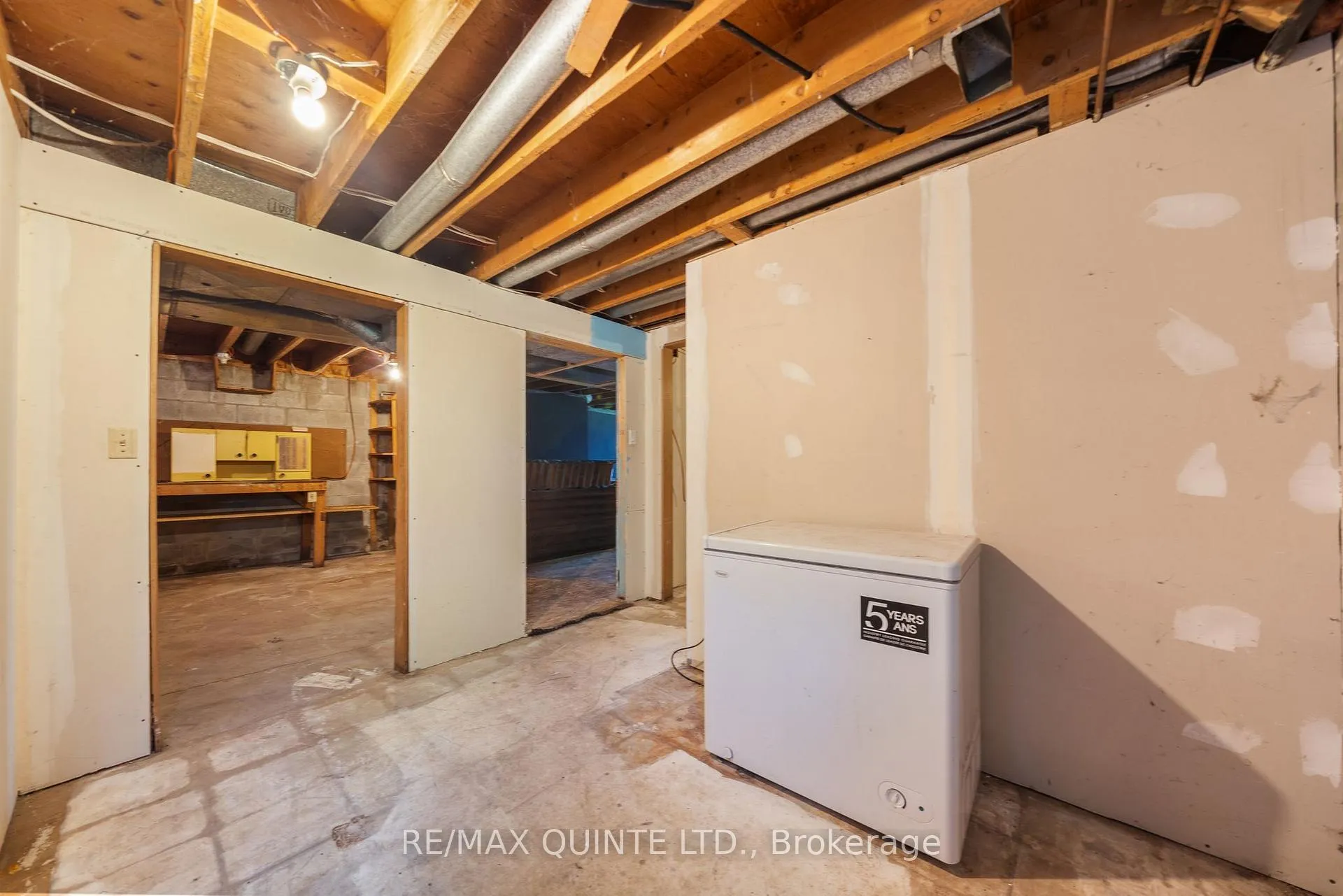 Photo 26 of 403 Whites Road, Quinte West, Sidney Ward — HOMEH