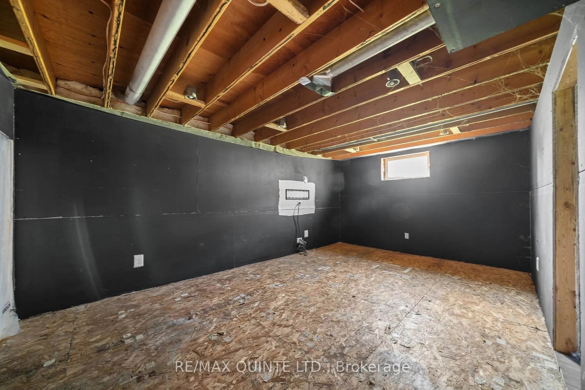 Photo 32 of 403 Whites Road, Quinte West, Sidney Ward — HOMEH