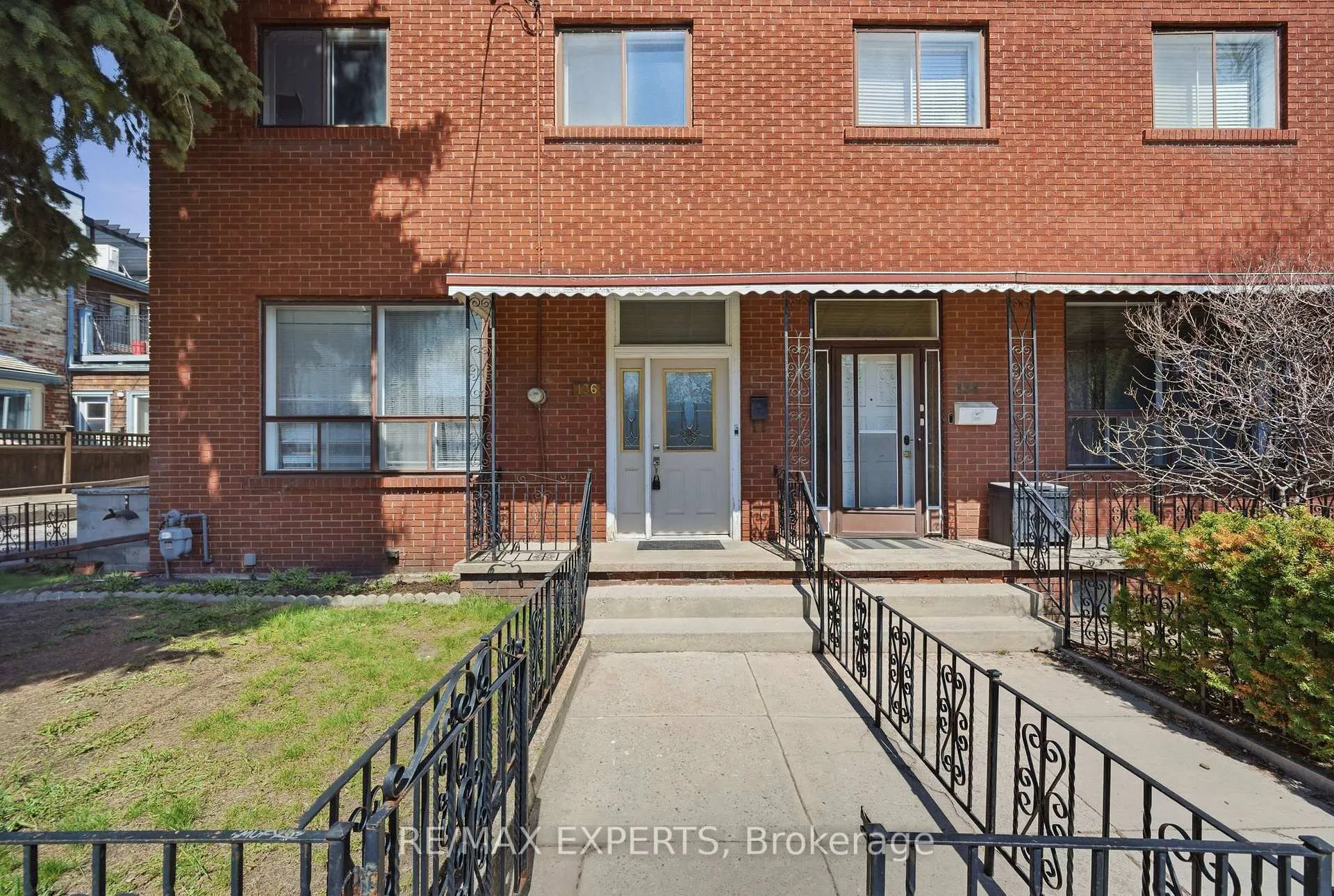 Photo 1 of 136 Harrison Street, Toronto, Trinity-Bellwoods — HOMEH