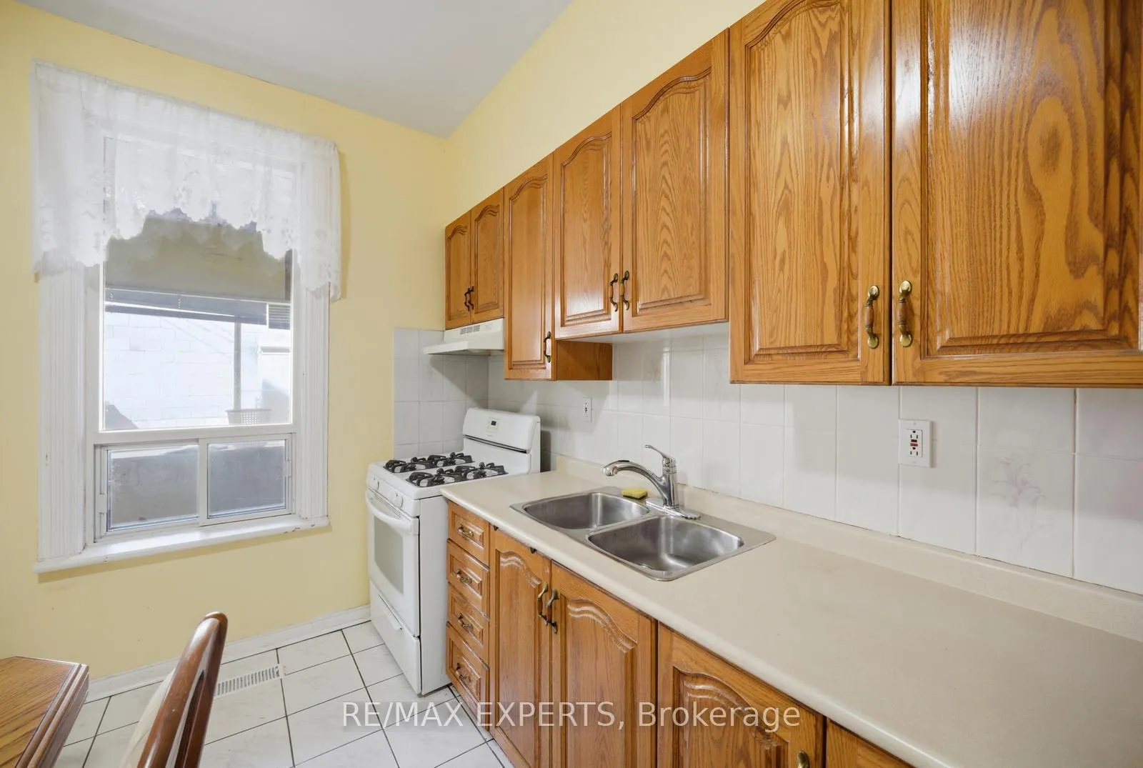Photo 9 of 136 Harrison Street, Toronto, Trinity-Bellwoods — HOMEH