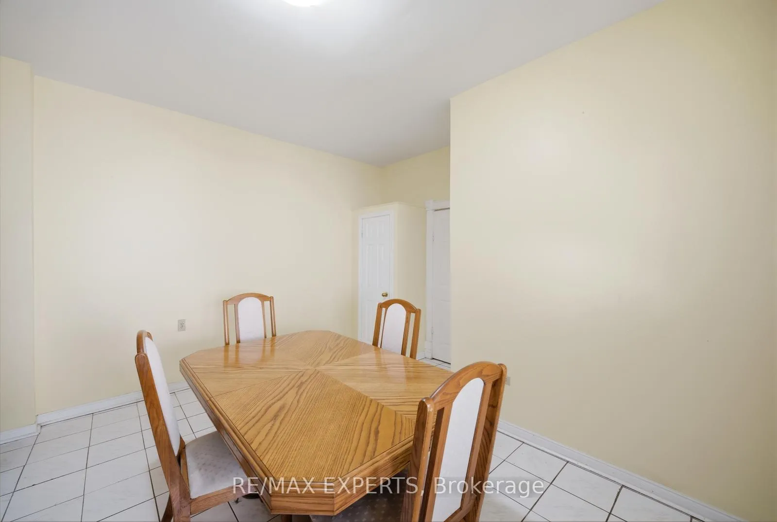 Photo 11 of 136 Harrison Street, Toronto, Trinity-Bellwoods — HOMEH