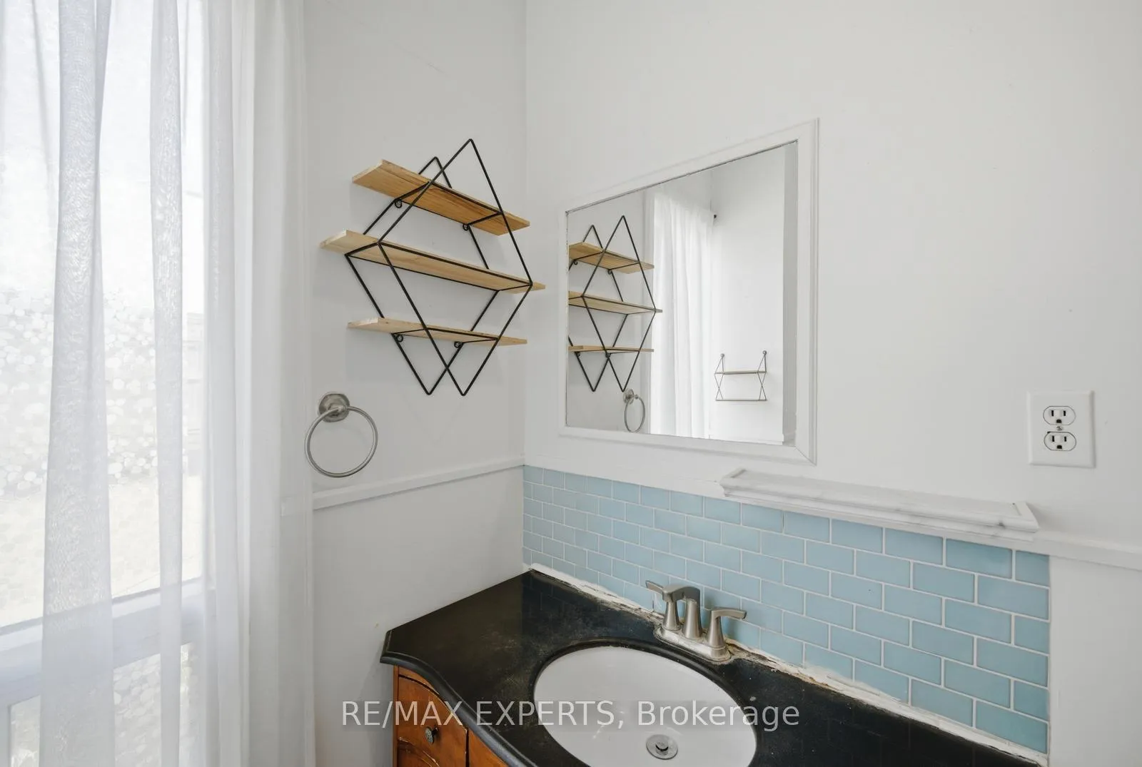 Photo 21 of 136 Harrison Street, Toronto, Trinity-Bellwoods — HOMEH