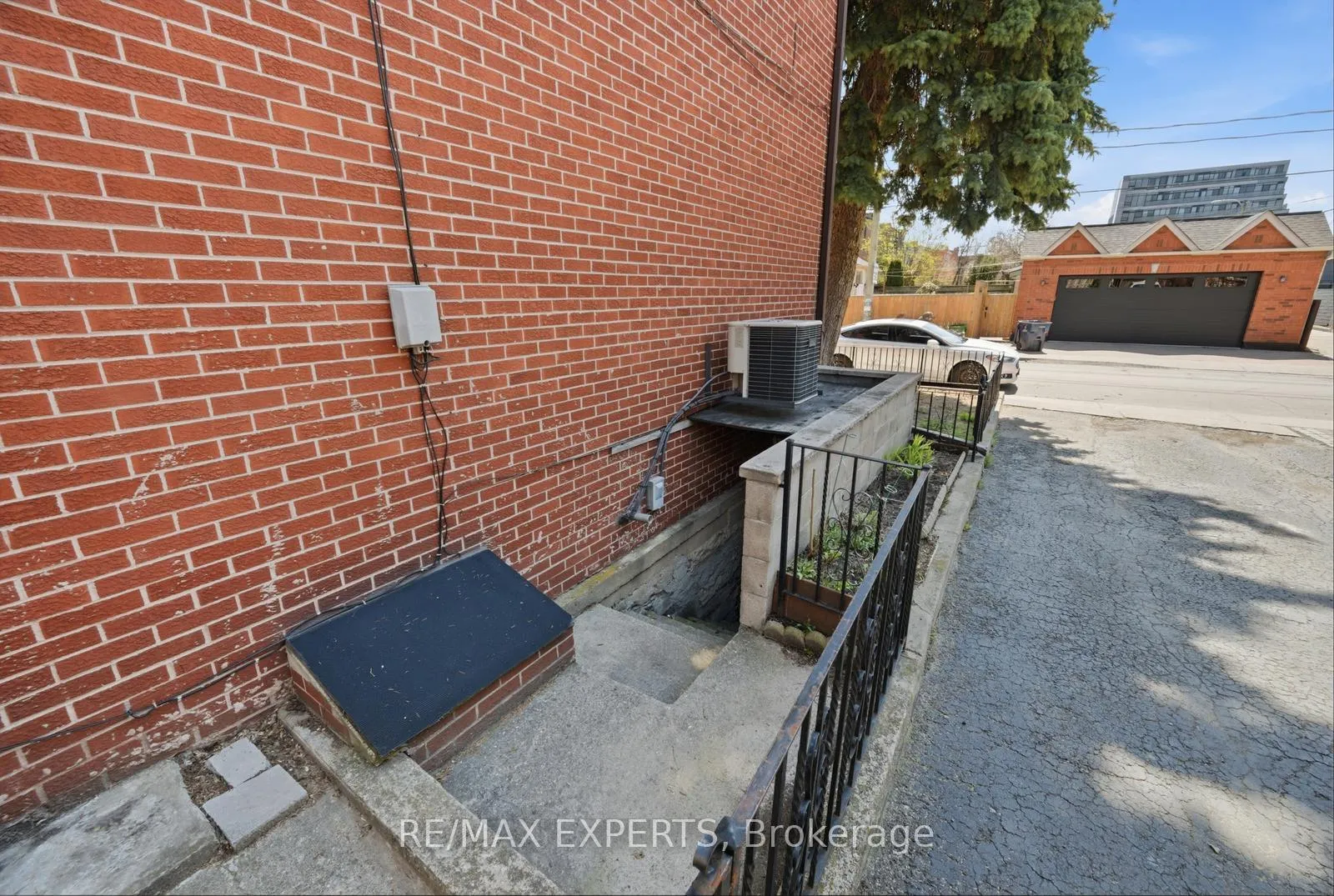 Photo 35 of 136 Harrison Street, Toronto, Trinity-Bellwoods — HOMEH
