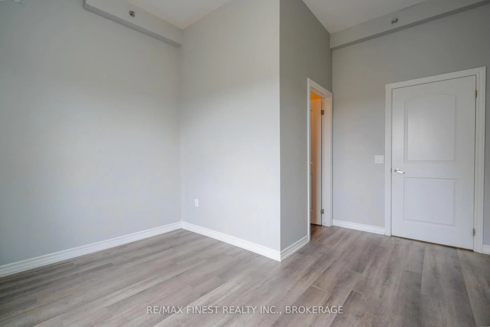Photo 6 of Unit 501, 630 Princess Street, Kingston, Central City East — HOMEH