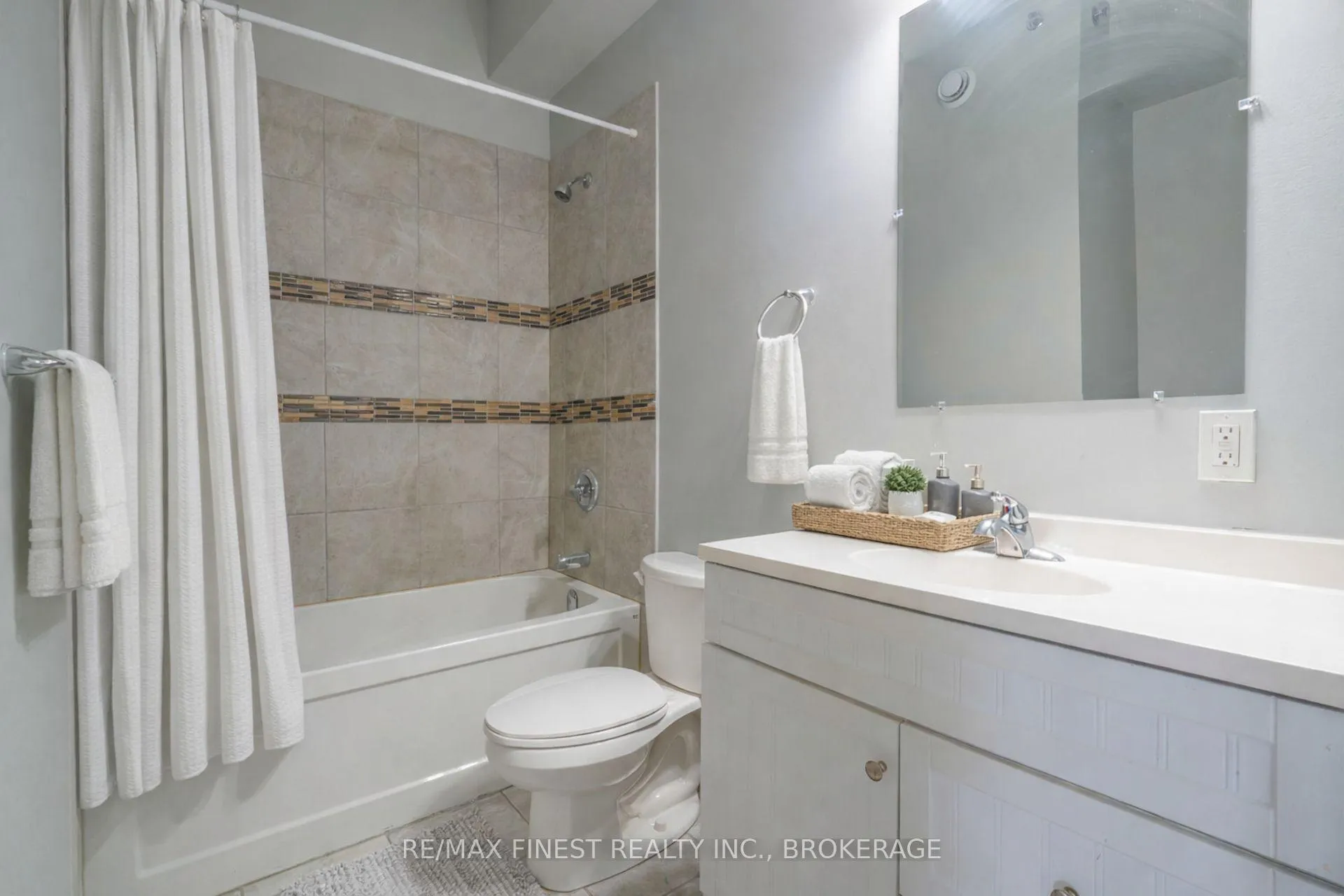 Photo 9 of Unit 501, 630 Princess Street, Kingston, Central City East — HOMEH