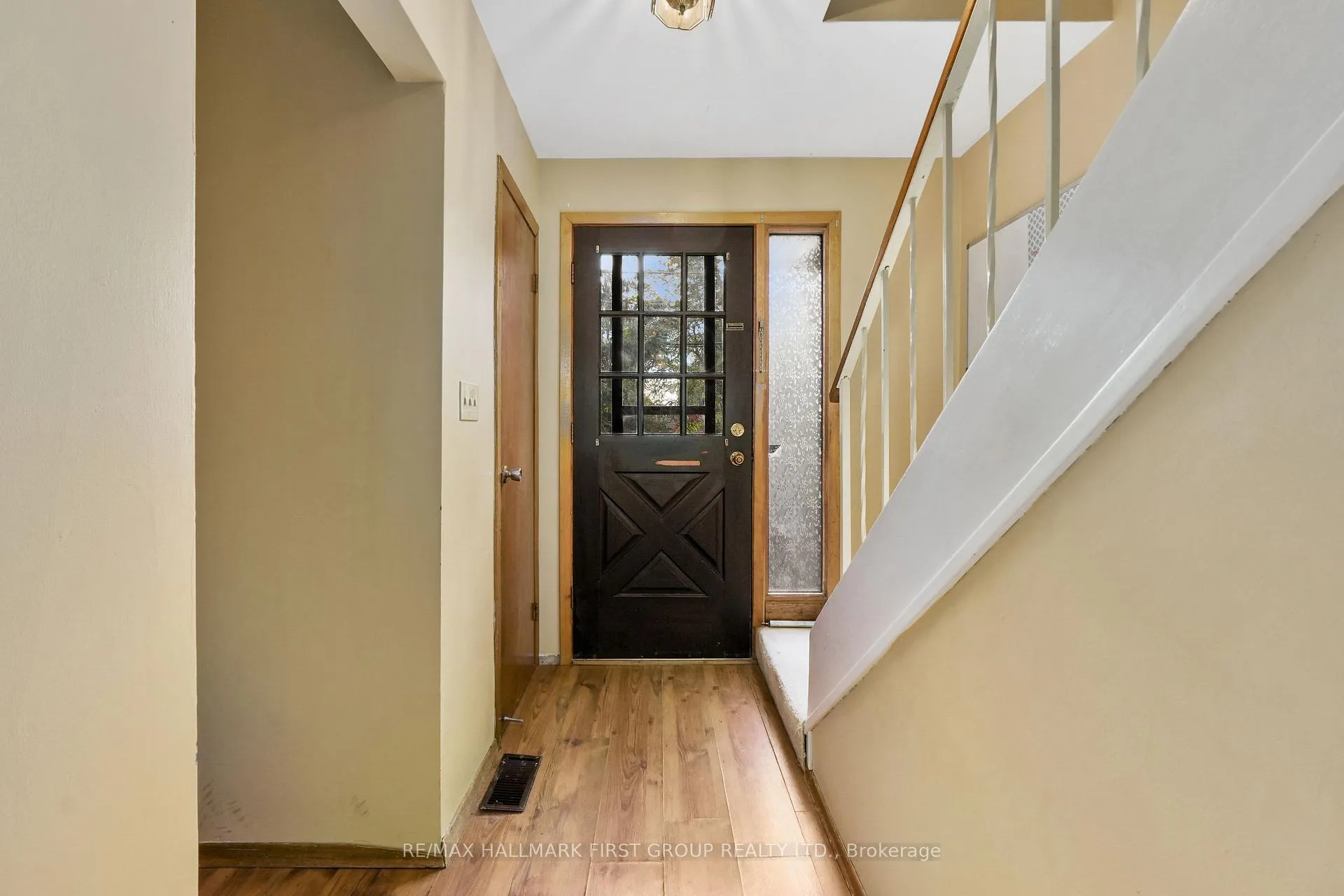 Photo 5 of 158 Queen Street, Cobourg — HOMEH