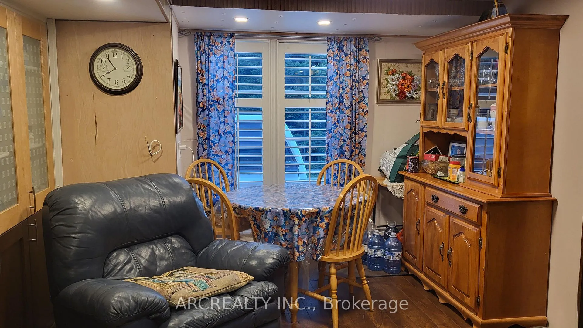 Photo 13 of 24 Chickadee Court, Georgina, Pefferlaw — HOMEH