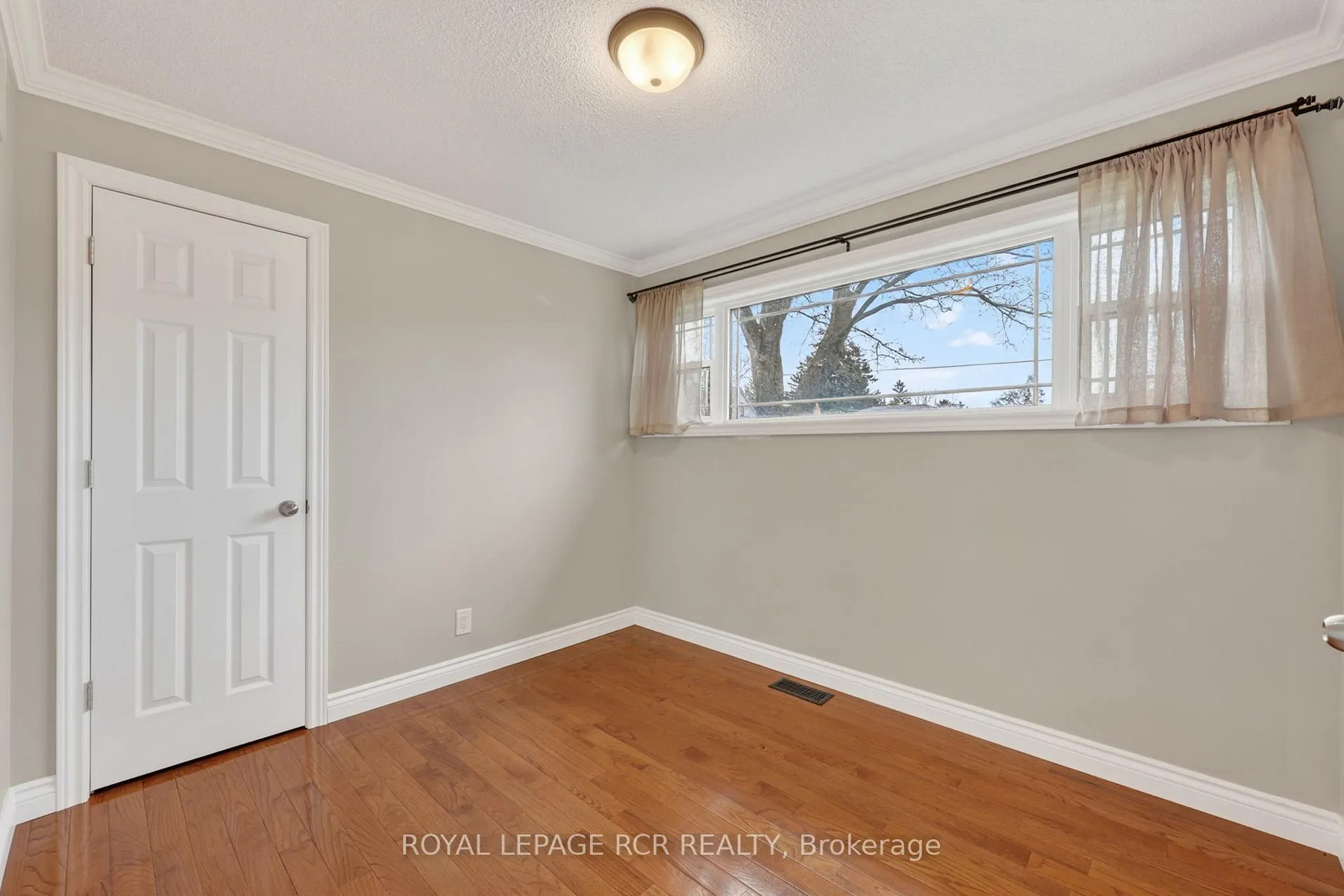 Photo 21 of 108 Allan Street, Whitby, Blue Grass Meadows — HOMEH