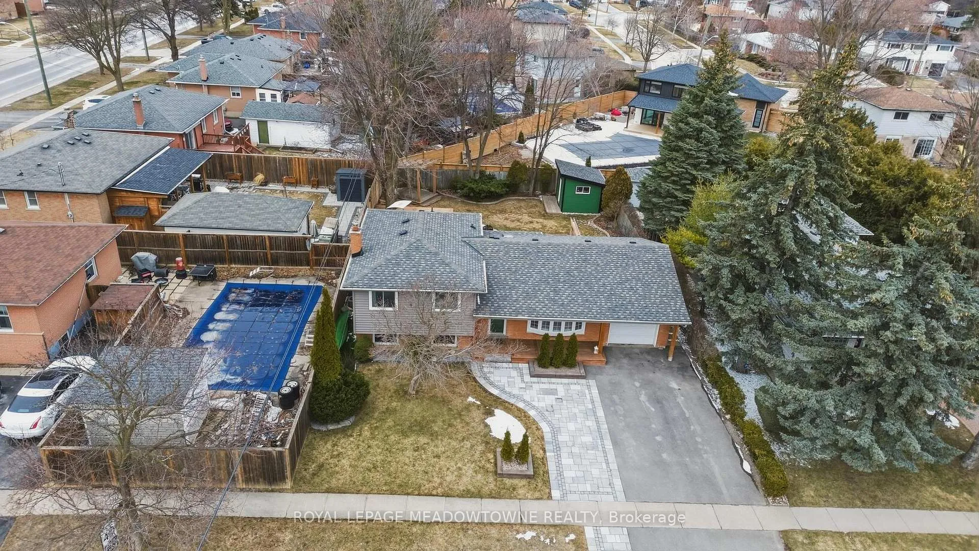 Photo 3 of 5 Rosefield Drive, Halton Hills, Georgetown — HOMEH