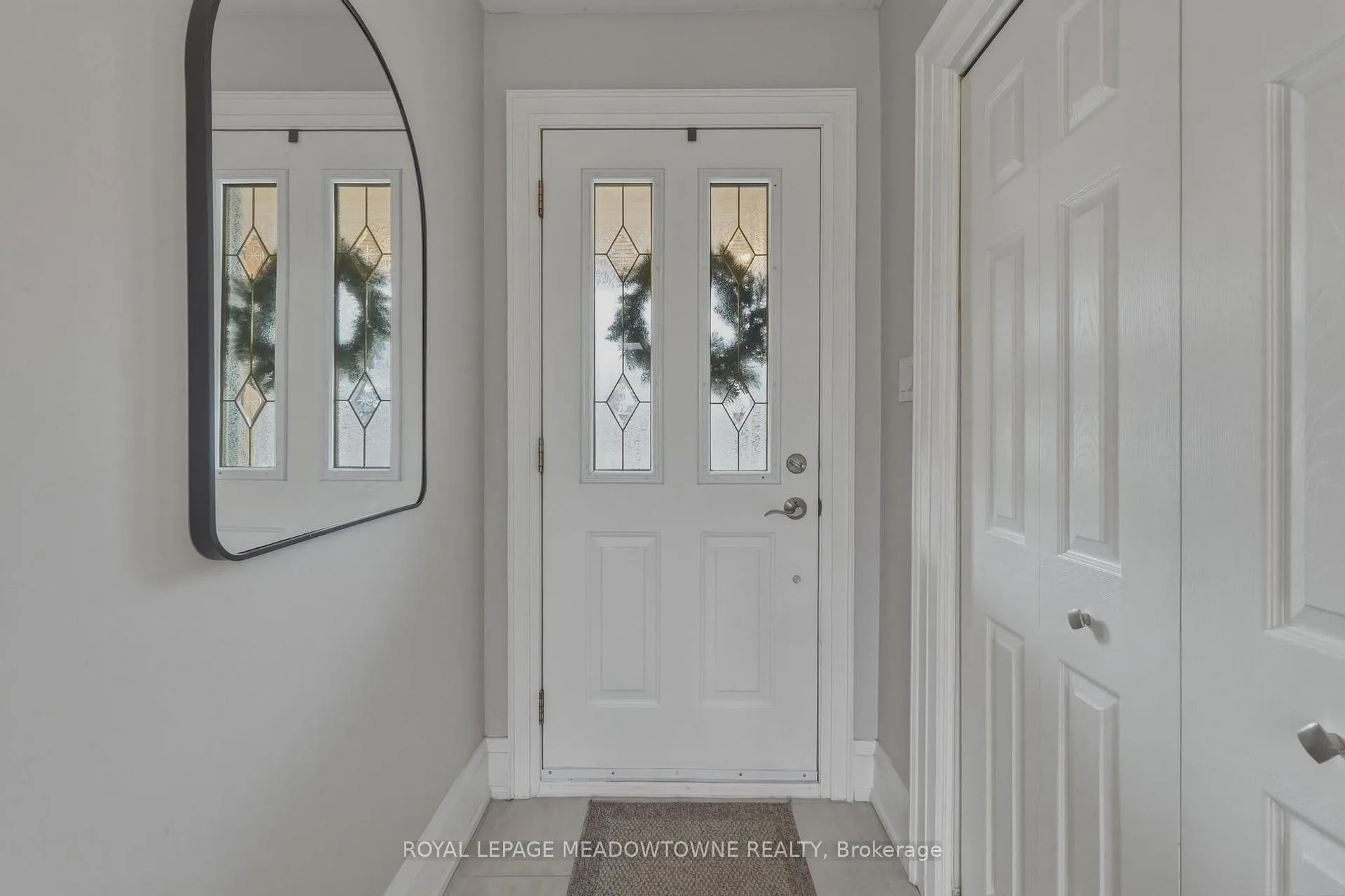 Photo 7 of 5 Rosefield Drive, Halton Hills, Georgetown — HOMEH