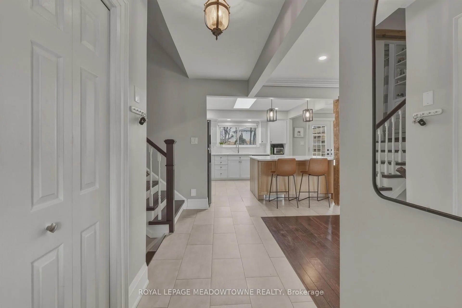 Photo 8 of 5 Rosefield Drive, Halton Hills, Georgetown — HOMEH