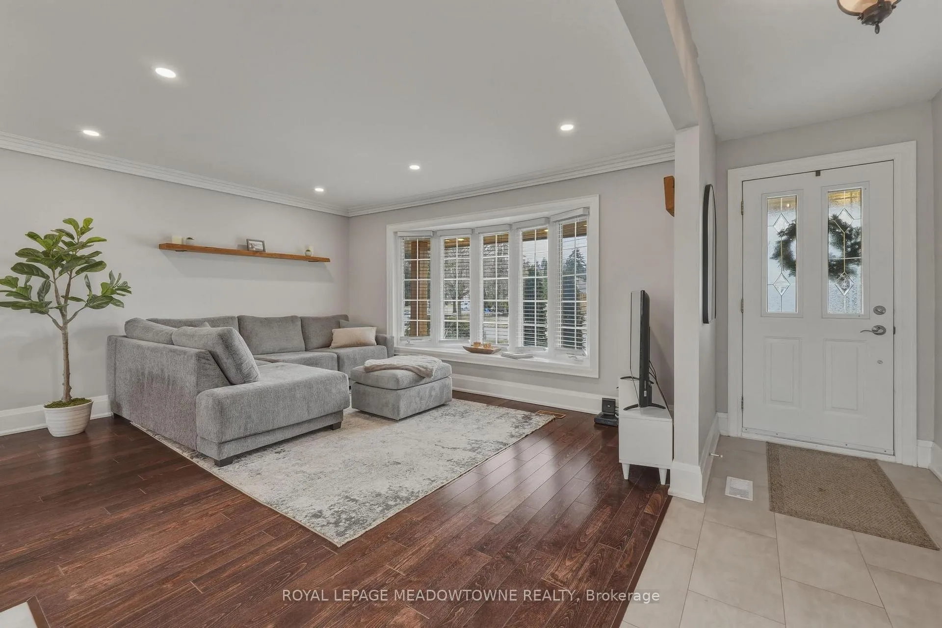 Photo 9 of 5 Rosefield Drive, Halton Hills, Georgetown — HOMEH