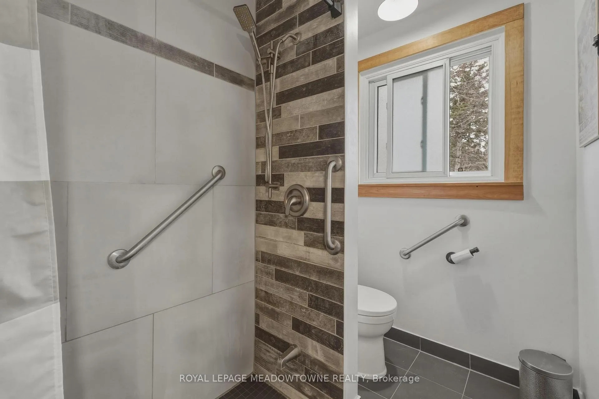 Photo 28 of 5 Rosefield Drive, Halton Hills, Georgetown — HOMEH