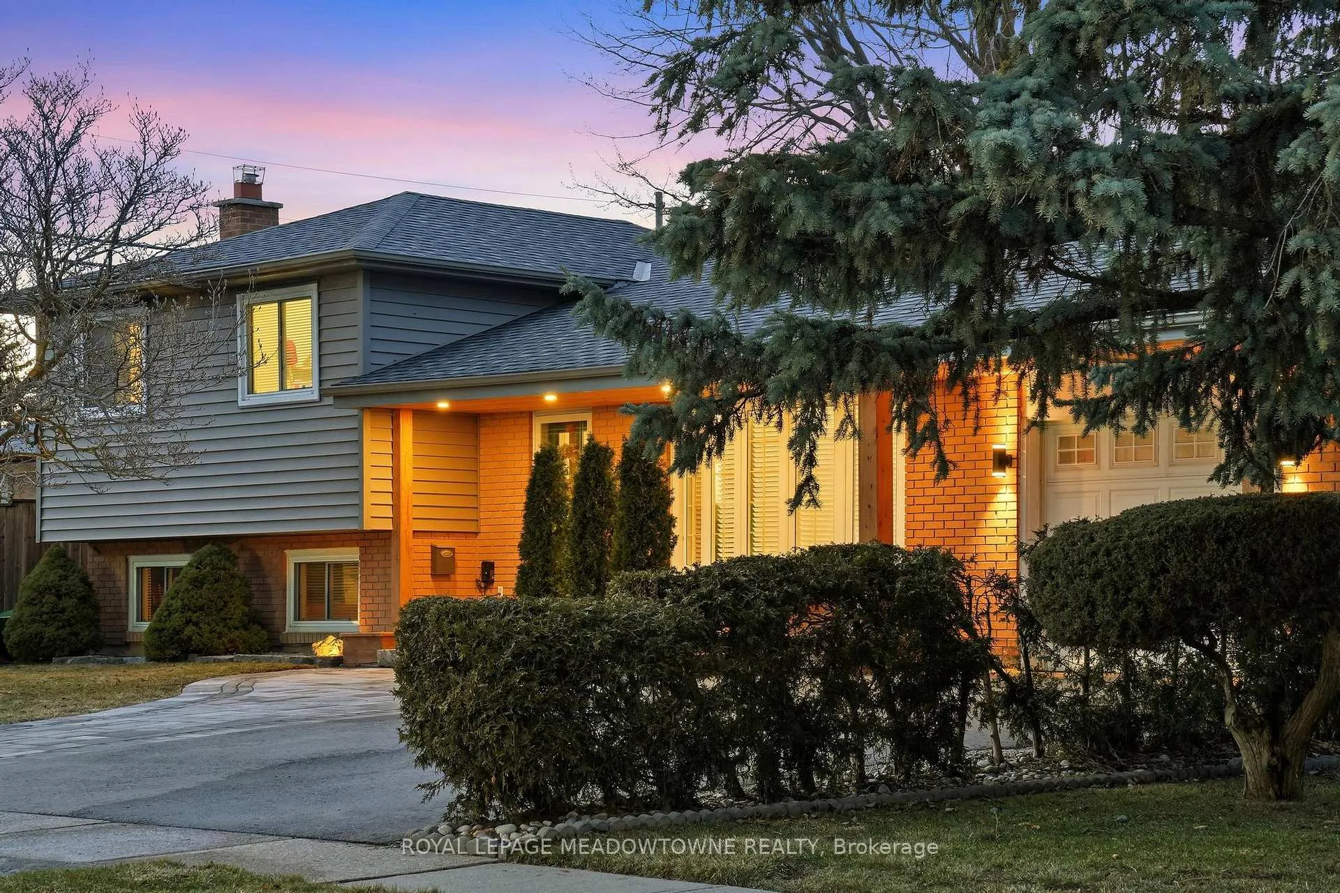 Photo 35 of 5 Rosefield Drive, Halton Hills, Georgetown — HOMEH