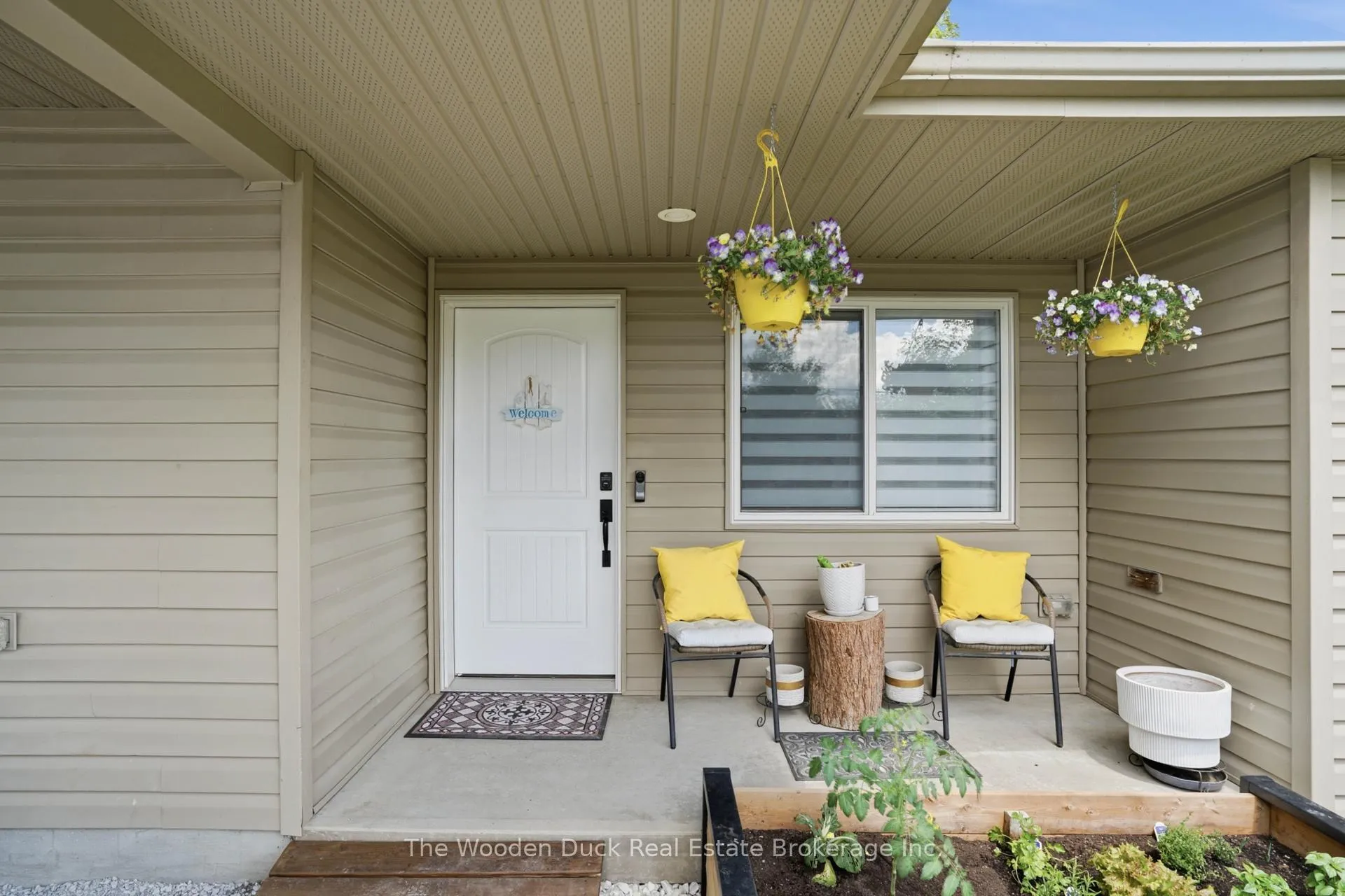 Front of 96 Livingstone Avenue W