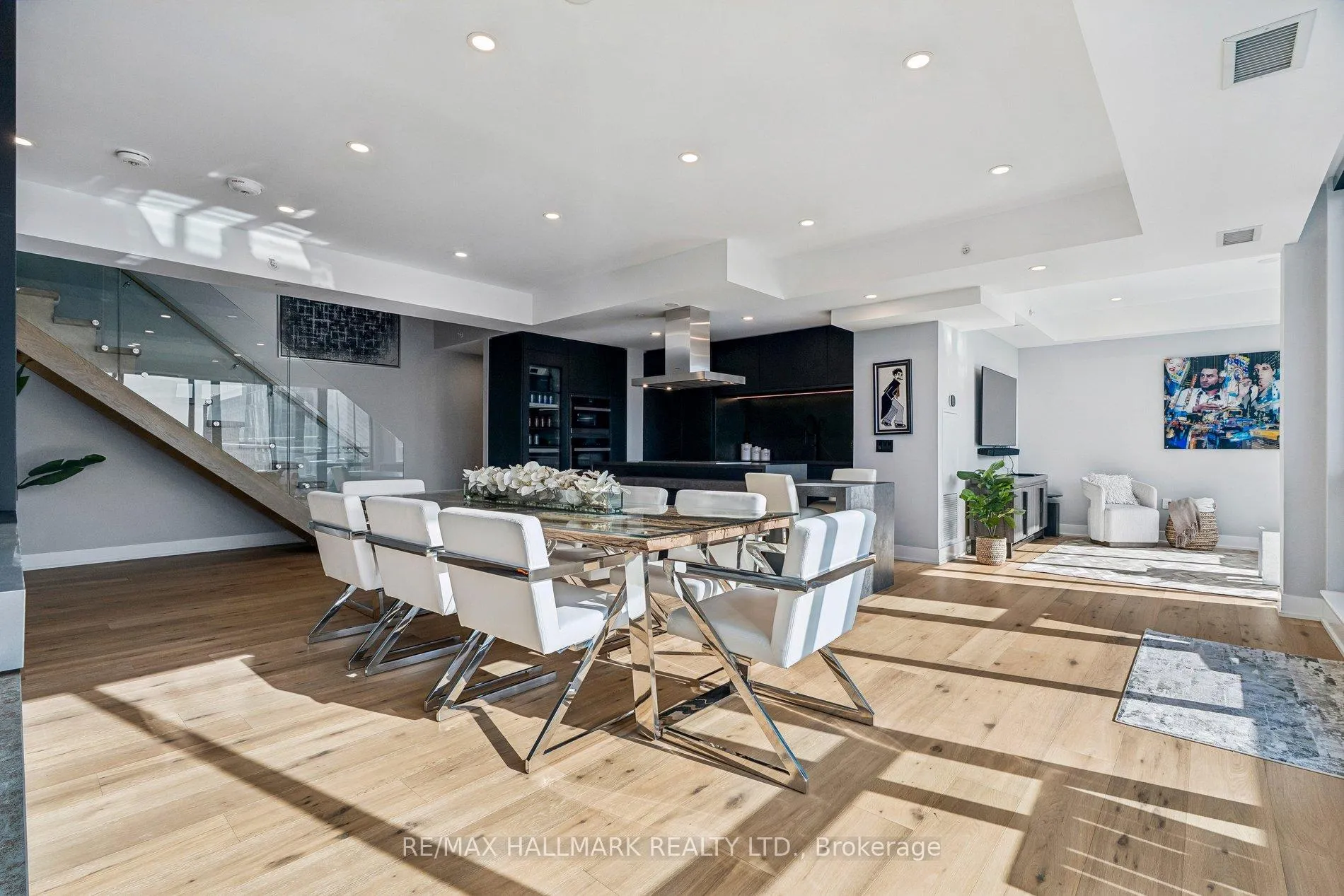 Photo 8 of Unit PH3804, 2908 Highway 7 Road, Vaughan, Concord — HOMEH