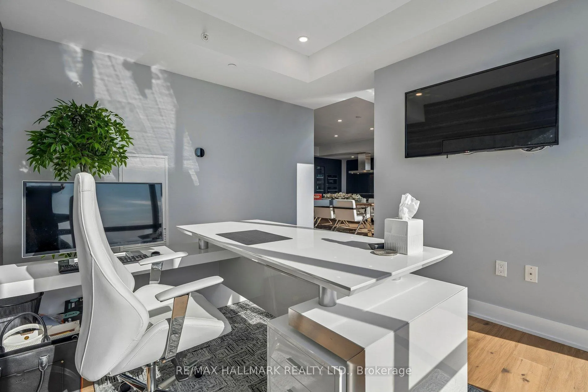 Photo 13 of Unit PH3804, 2908 Highway 7 Road, Vaughan, Concord — HOMEH