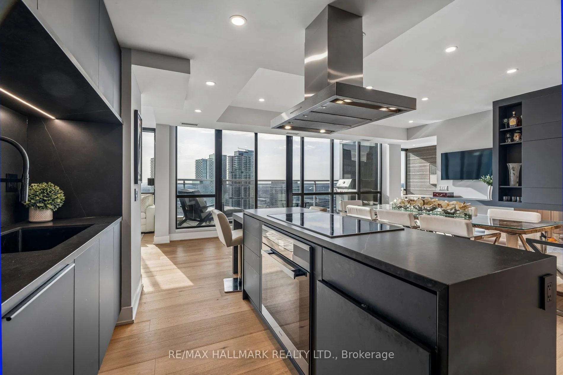 Photo 17 of Unit PH3804, 2908 Highway 7 Road, Vaughan, Concord — HOMEH