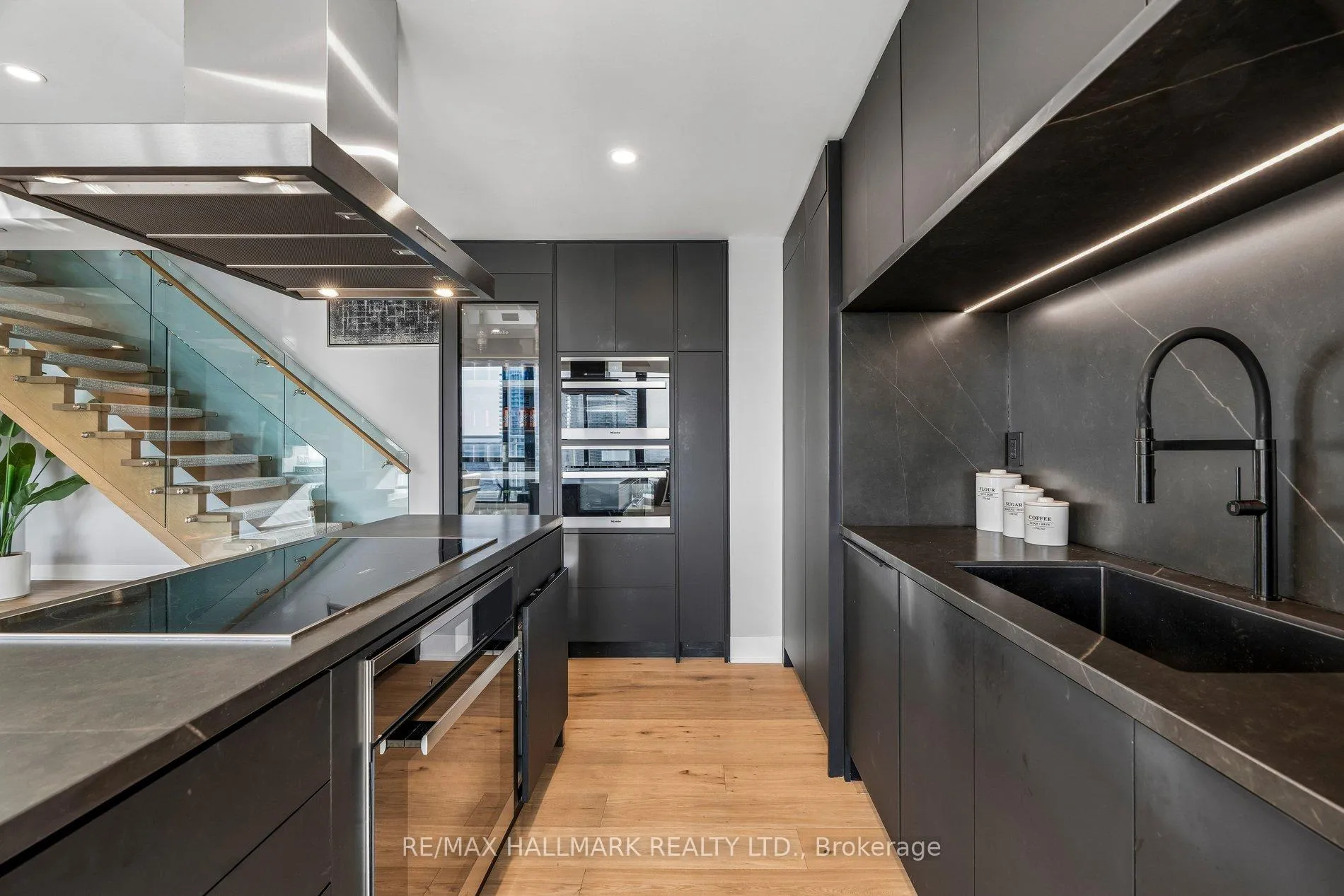 Photo 19 of Unit PH3804, 2908 Highway 7 Road, Vaughan, Concord — HOMEH