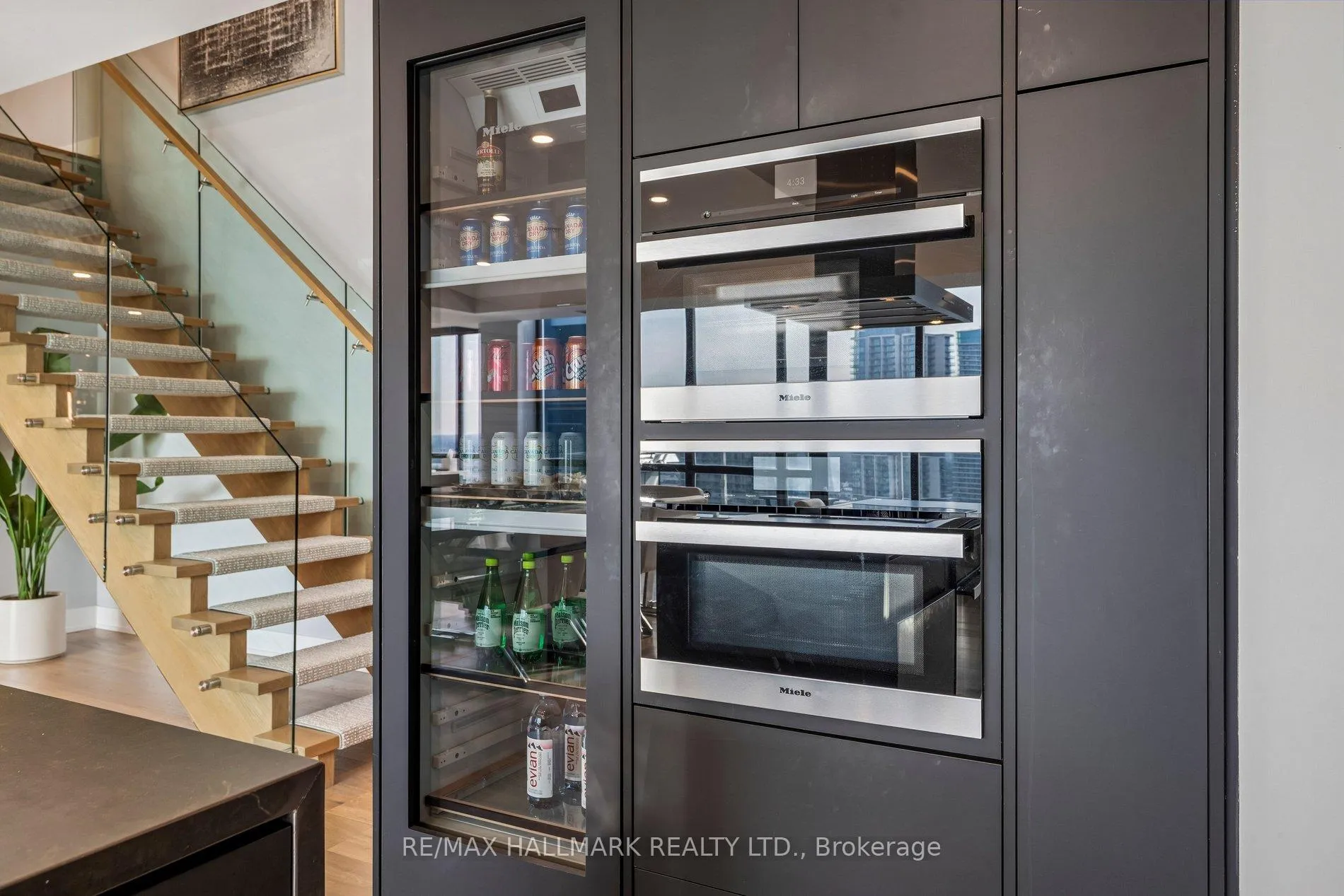 Photo 20 of Unit PH3804, 2908 Highway 7 Road, Vaughan, Concord — HOMEH