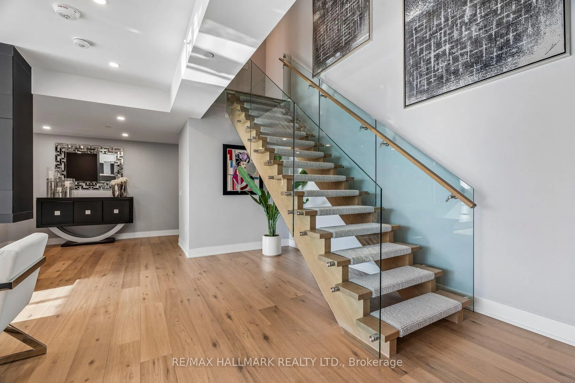 Photo 26 of Unit PH3804, 2908 Highway 7 Road, Vaughan, Concord — HOMEH