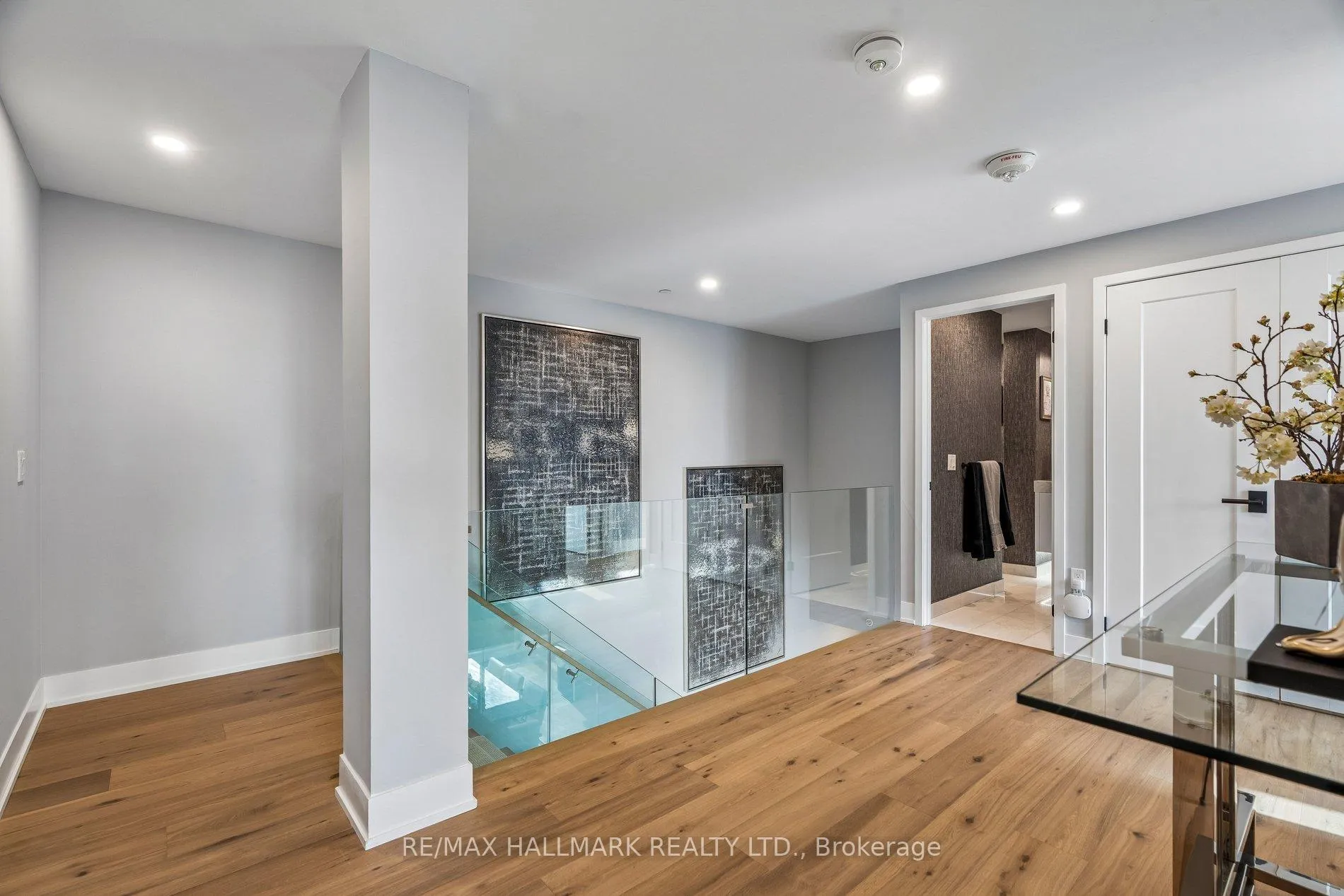 Photo 29 of Unit PH3804, 2908 Highway 7 Road, Vaughan, Concord — HOMEH