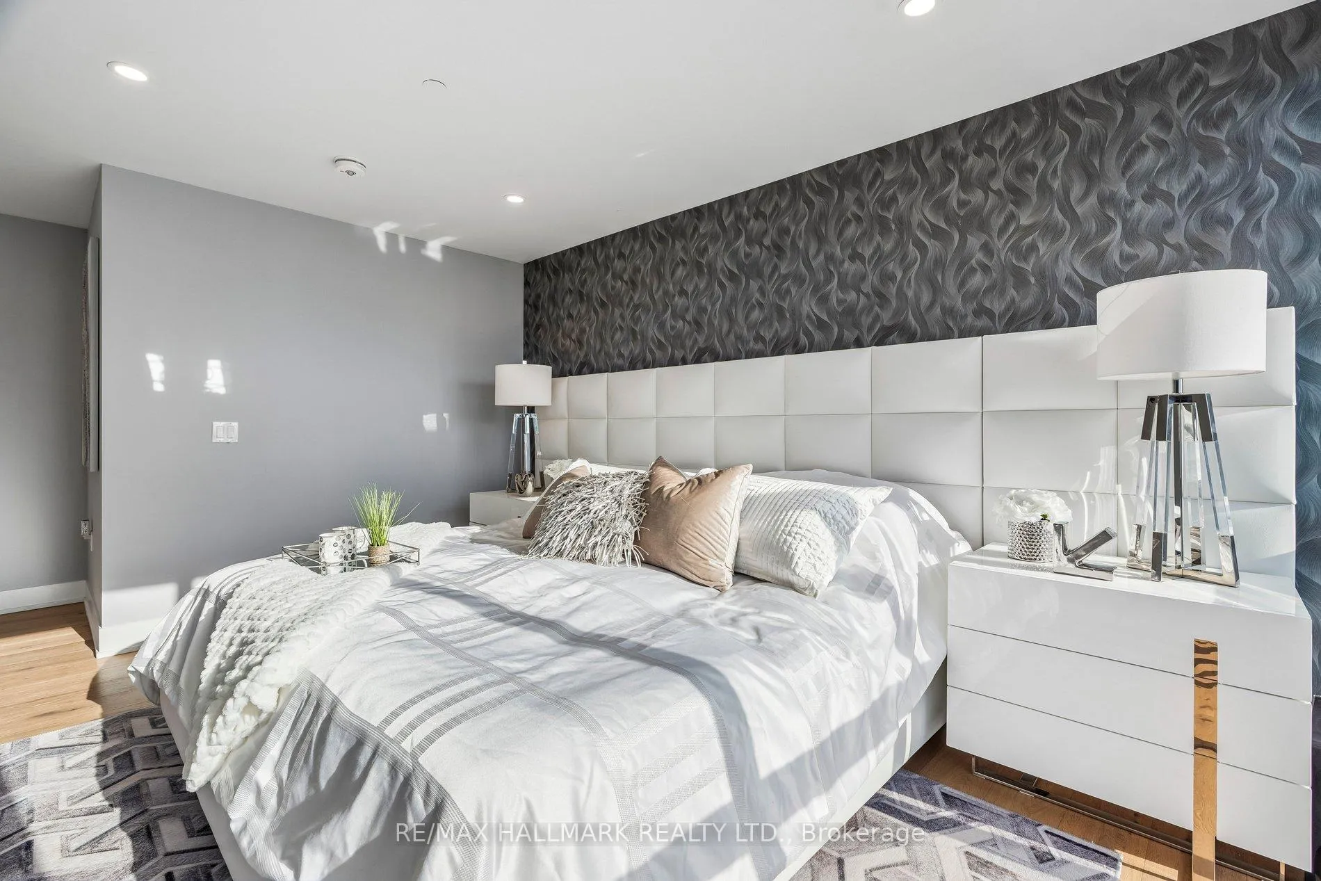 Photo 32 of Unit PH3804, 2908 Highway 7 Road, Vaughan, Concord — HOMEH