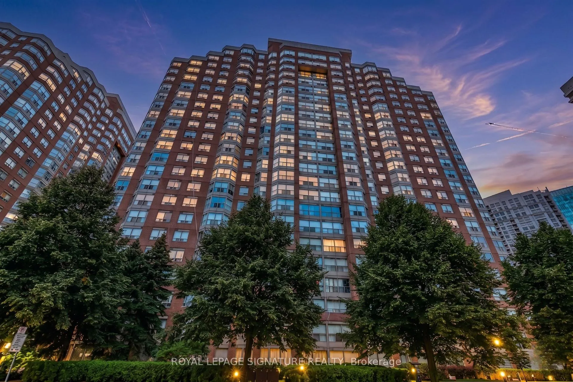 Front of Unit 707, 325 Webb Drive