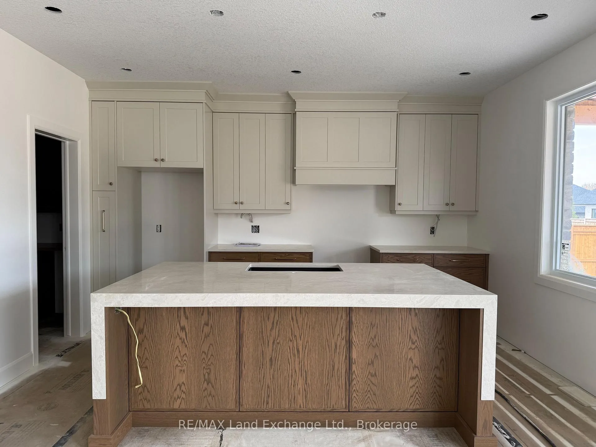 Photo 4 of 966 Bogdanovic Way, Huron-Kinloss — HOMEH