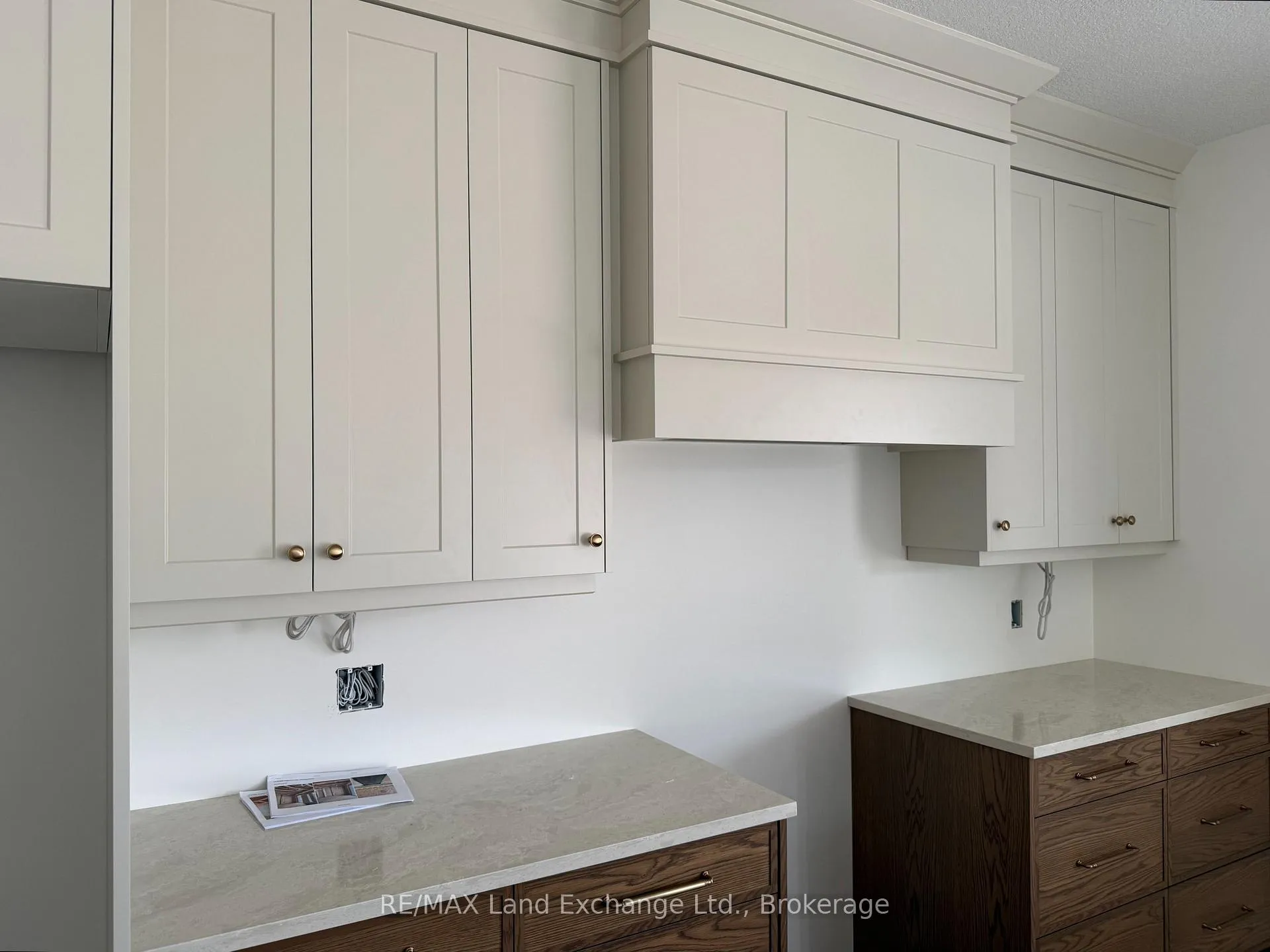 Photo 5 of 966 Bogdanovic Way, Huron-Kinloss — HOMEH