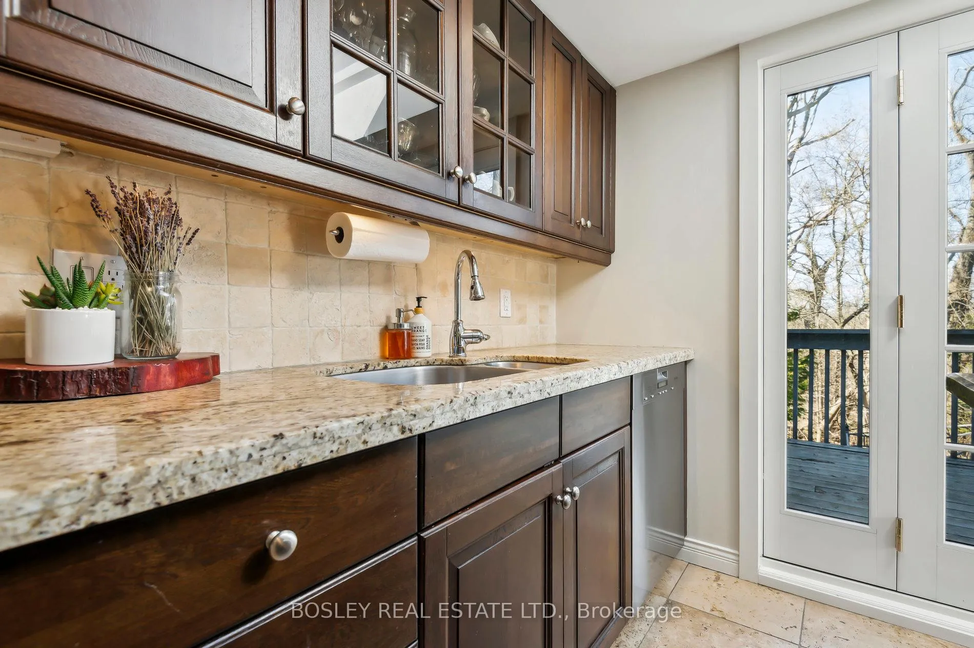 Photo 14 of 452 O'Connor Drive, Toronto, East York — HOMEH