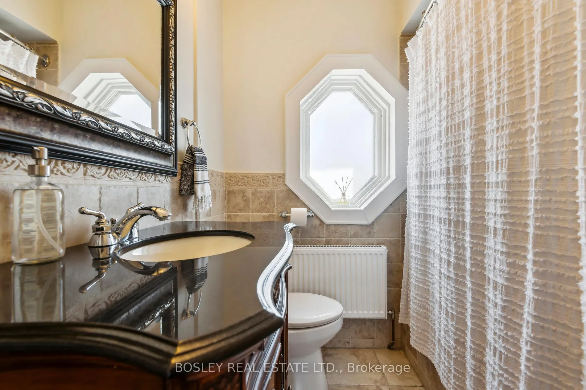 Photo 20 of 452 O'Connor Drive, Toronto, East York — HOMEH