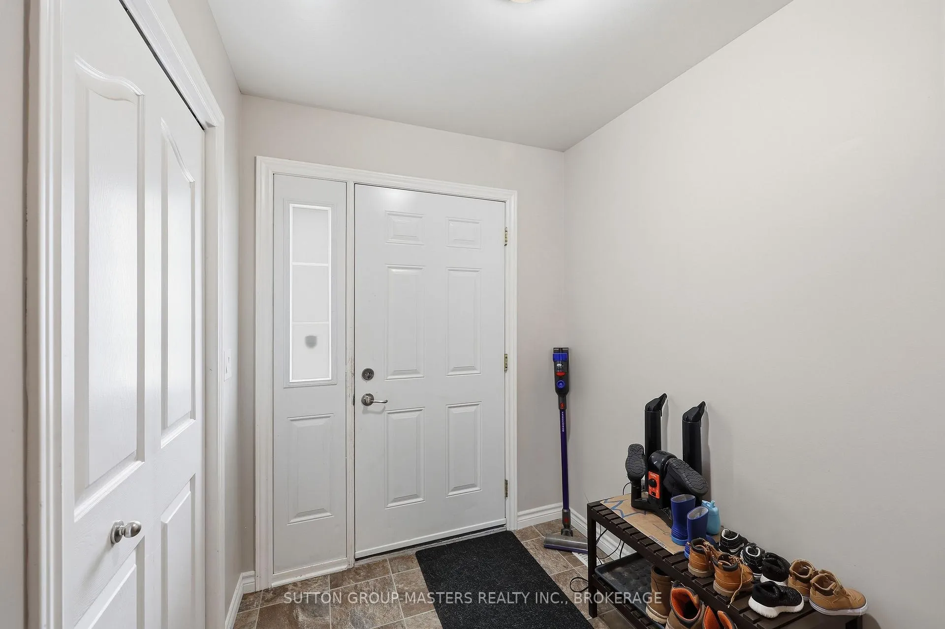 Photo 8 of 15 Karlee Court, Kingston, Rideau — HOMEH