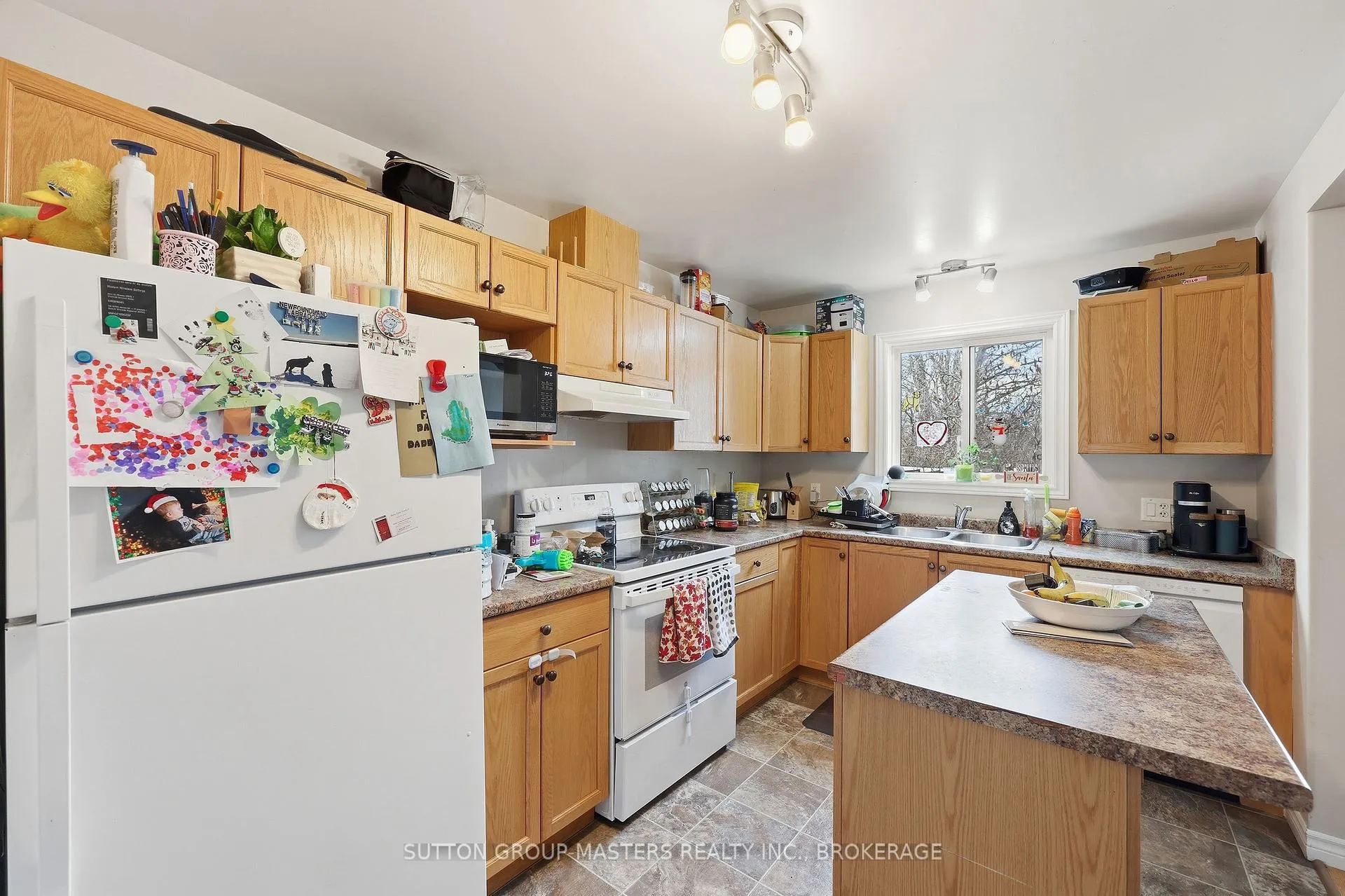 Photo 12 of 15 Karlee Court, Kingston, Rideau — HOMEH
