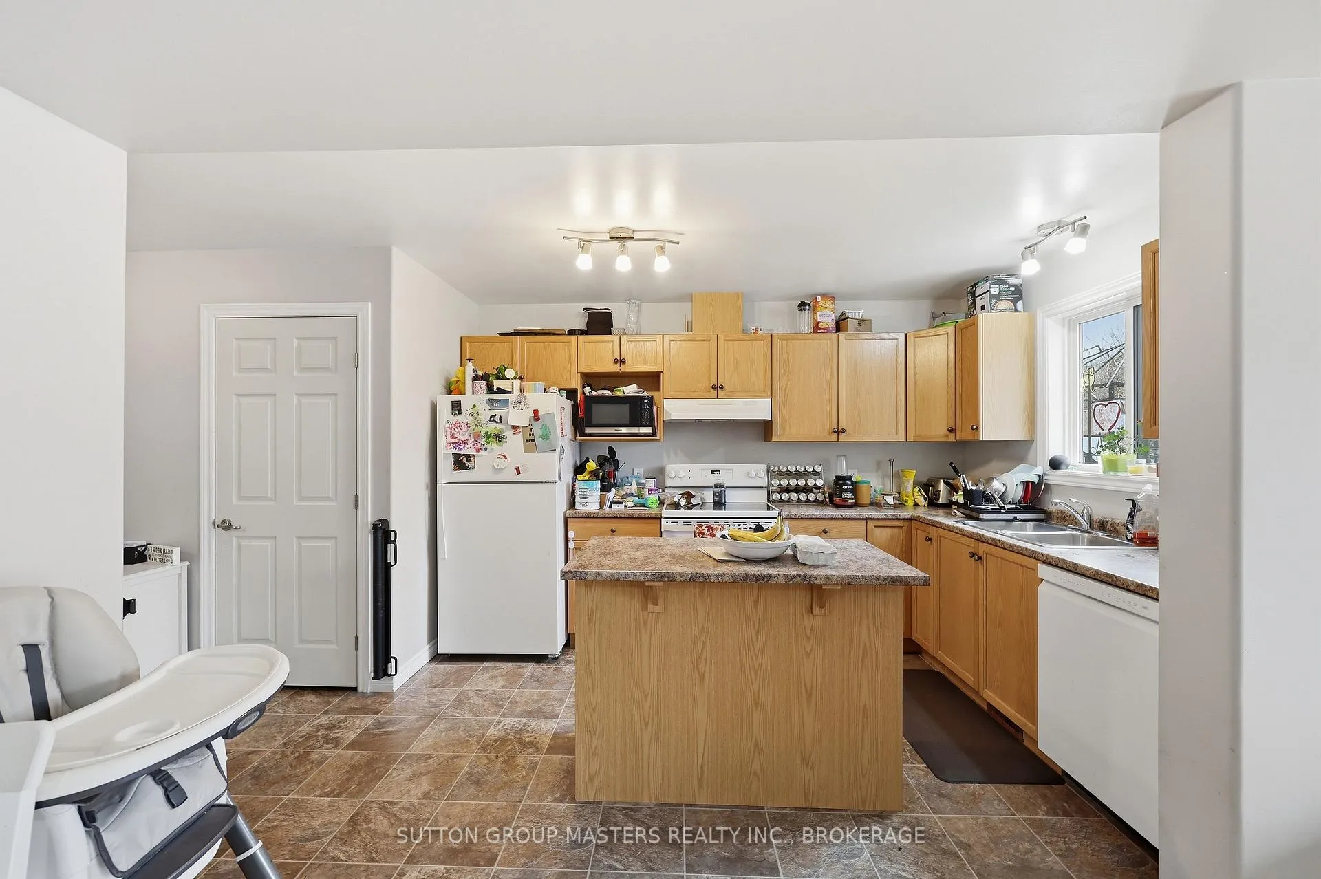 Photo 14 of 15 Karlee Court, Kingston, Rideau — HOMEH