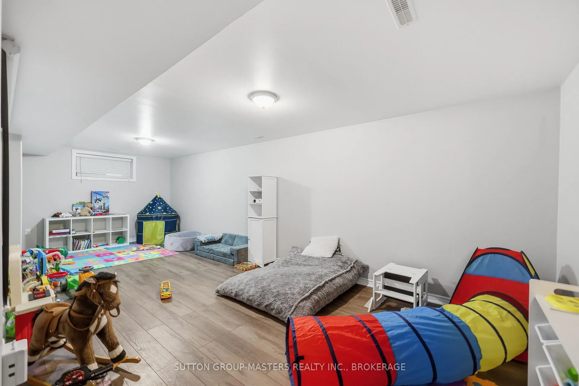 Photo 33 of 15 Karlee Court, Kingston, Rideau — HOMEH