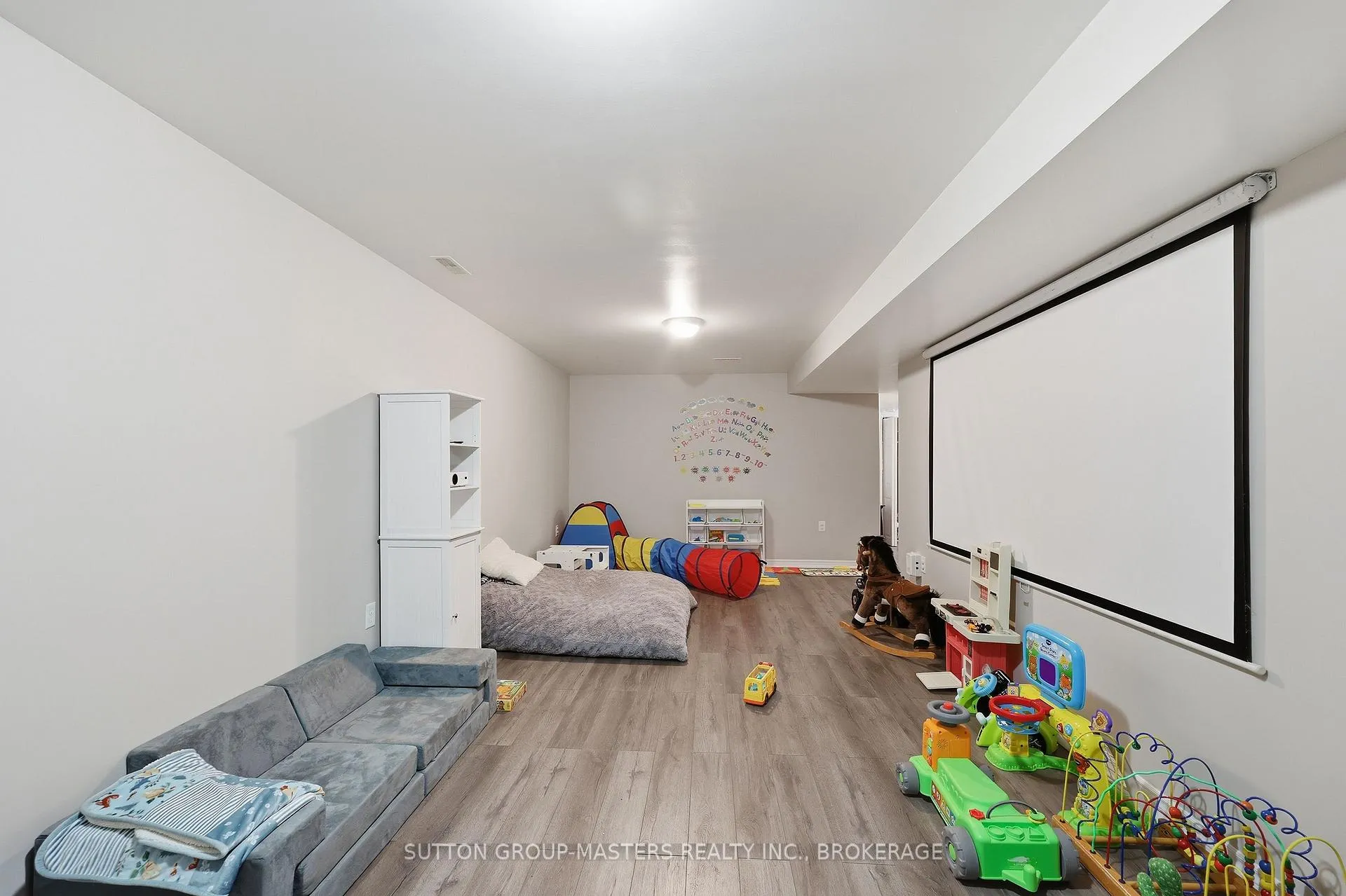 Photo 35 of 15 Karlee Court, Kingston, Rideau — HOMEH