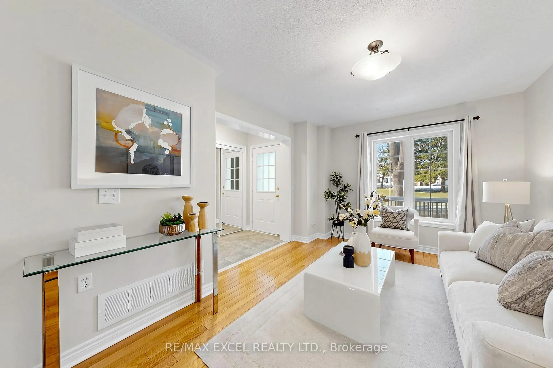Photo 5 of 523 Bur Oak Avenue, Markham, Berczy — HOMEH