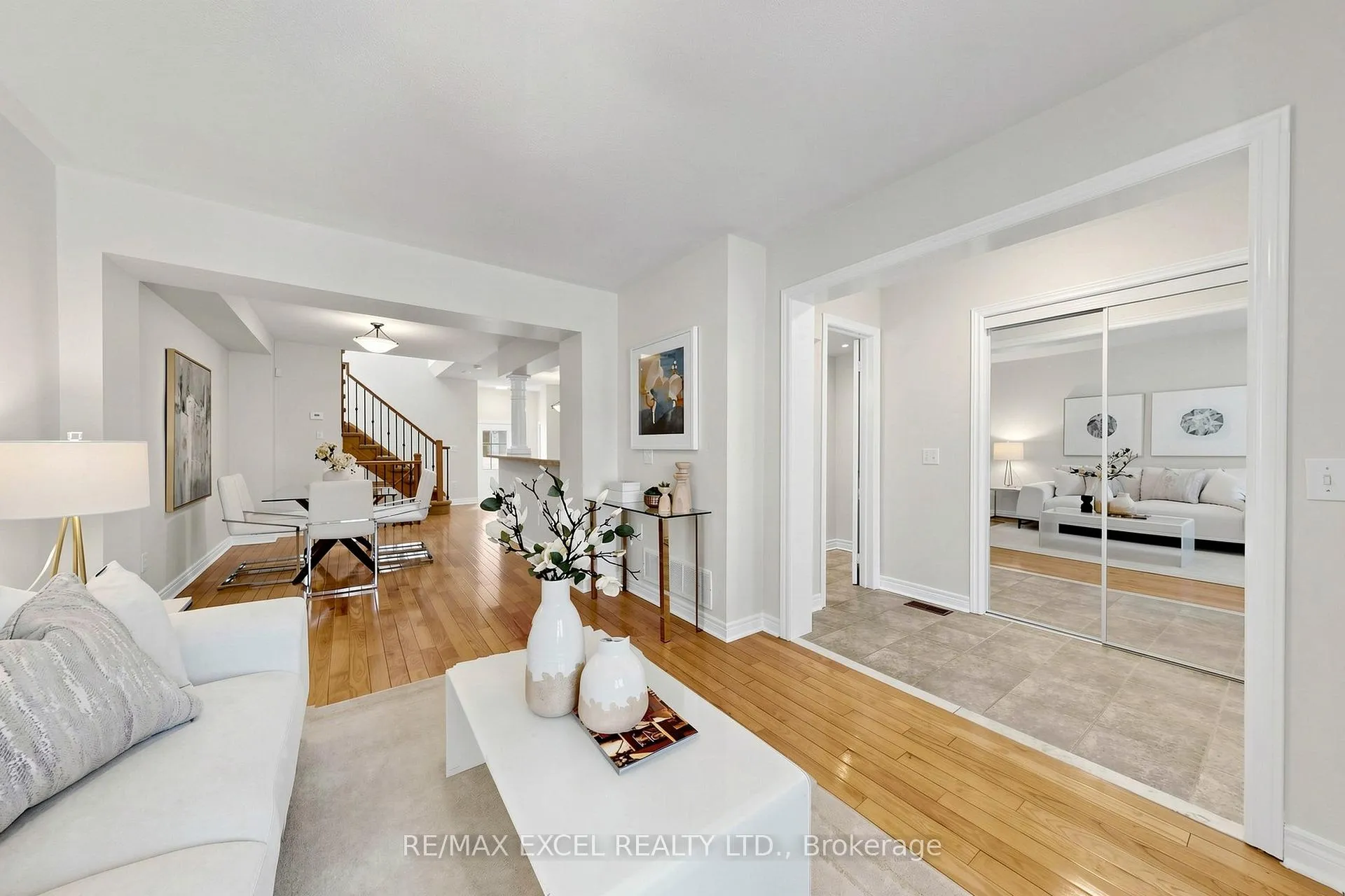Photo 8 of 523 Bur Oak Avenue, Markham, Berczy — HOMEH