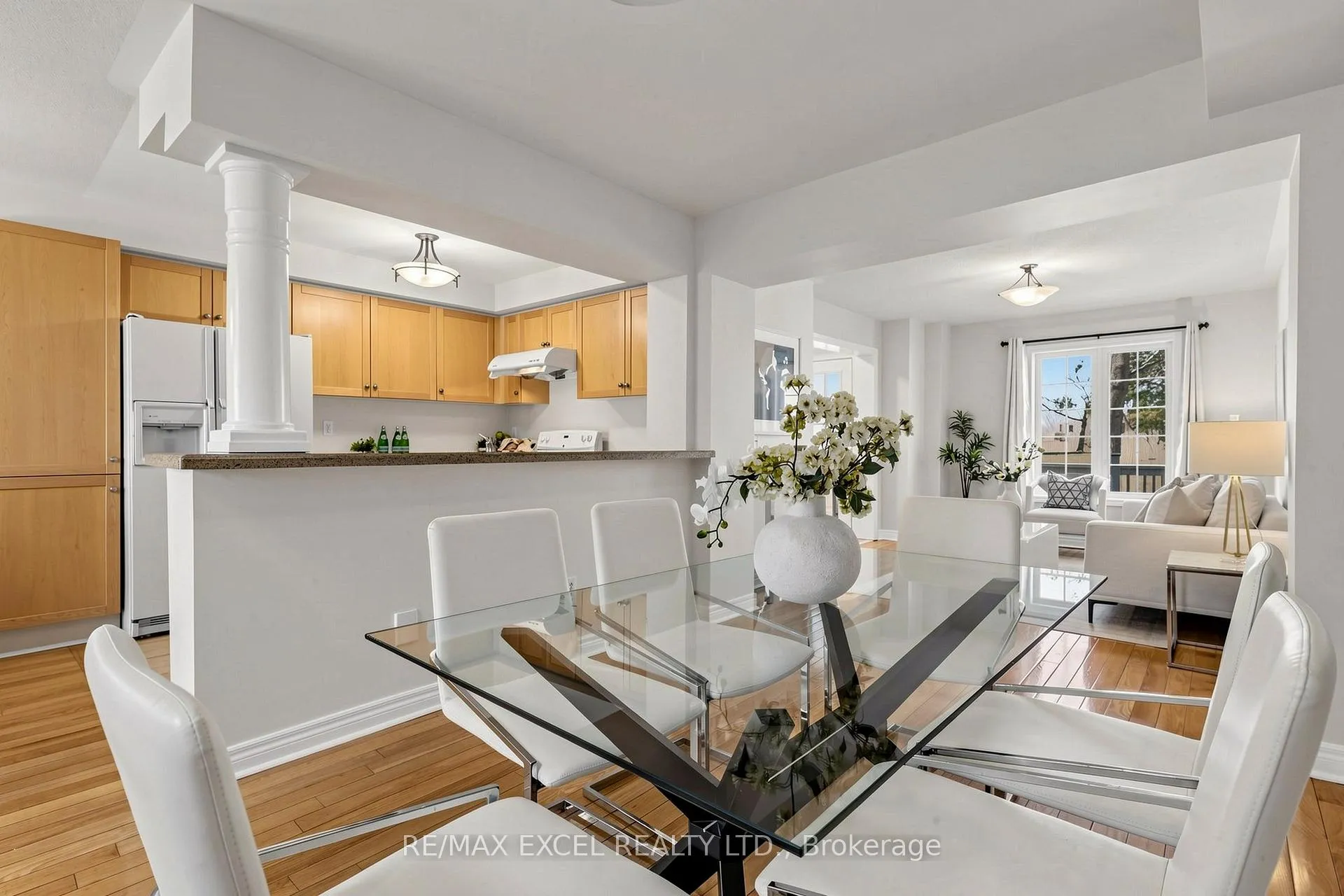 Photo 15 of 523 Bur Oak Avenue, Markham, Berczy — HOMEH