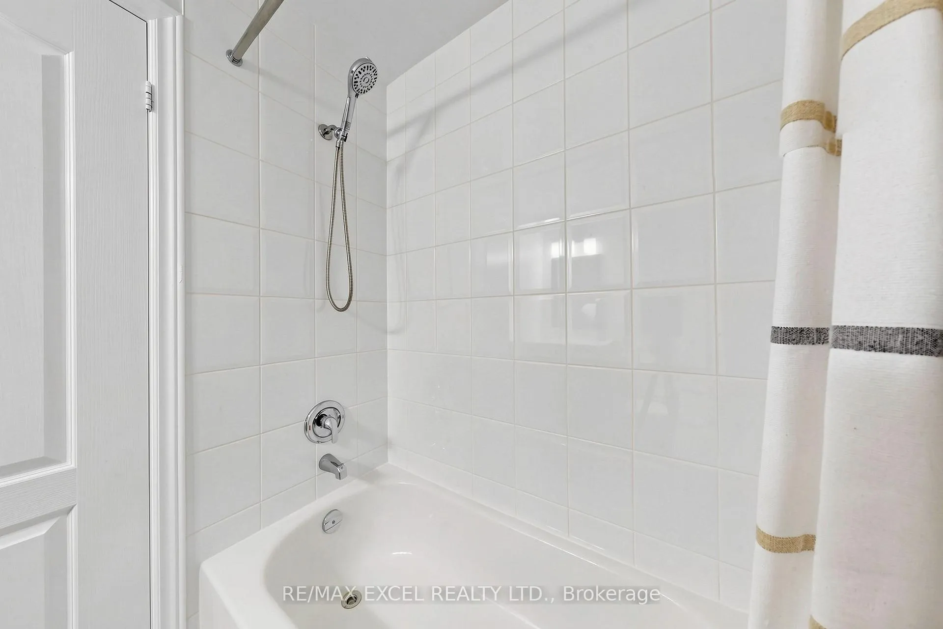 Photo 35 of 523 Bur Oak Avenue, Markham, Berczy — HOMEH