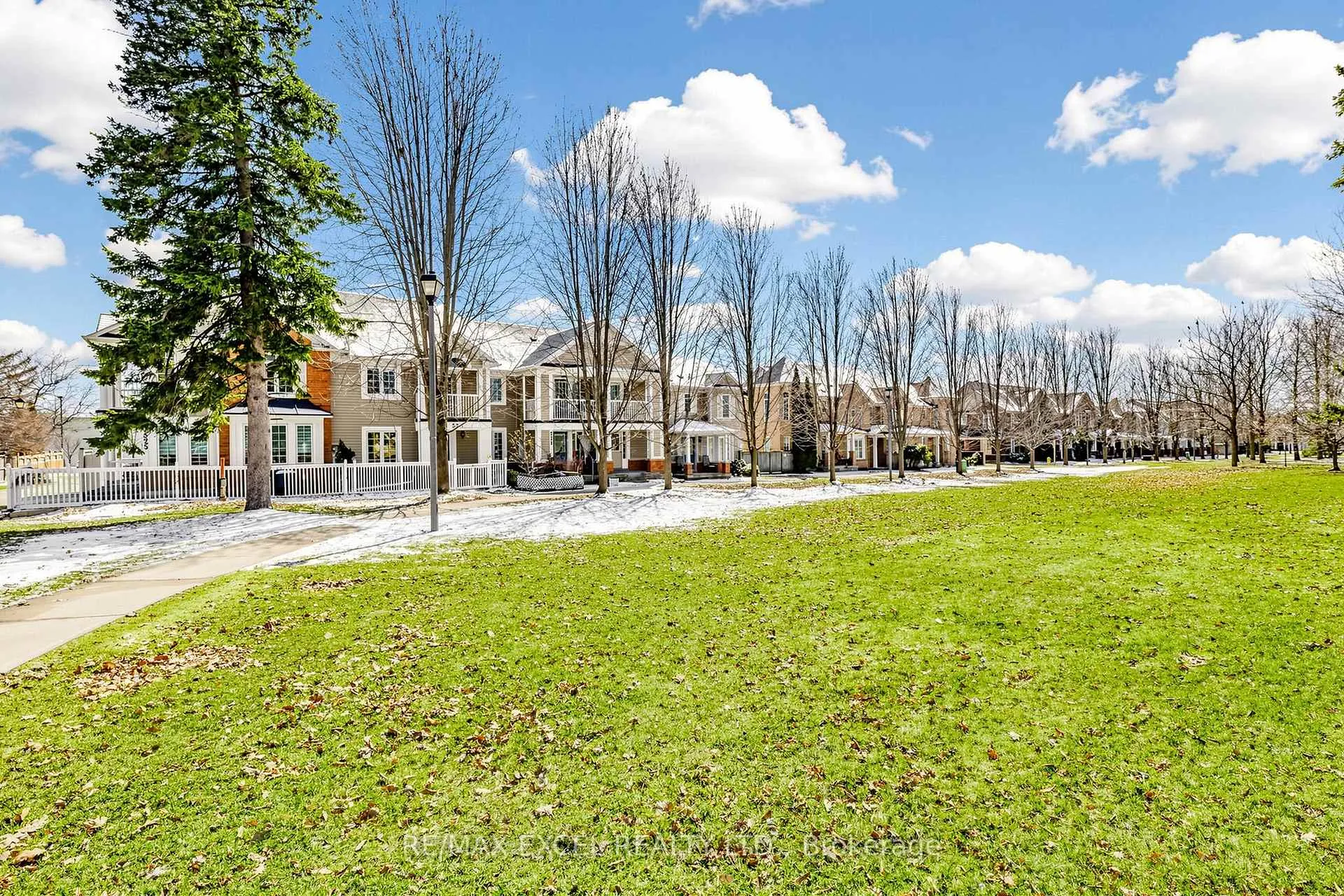 Photo 45 of 523 Bur Oak Avenue, Markham, Berczy — HOMEH