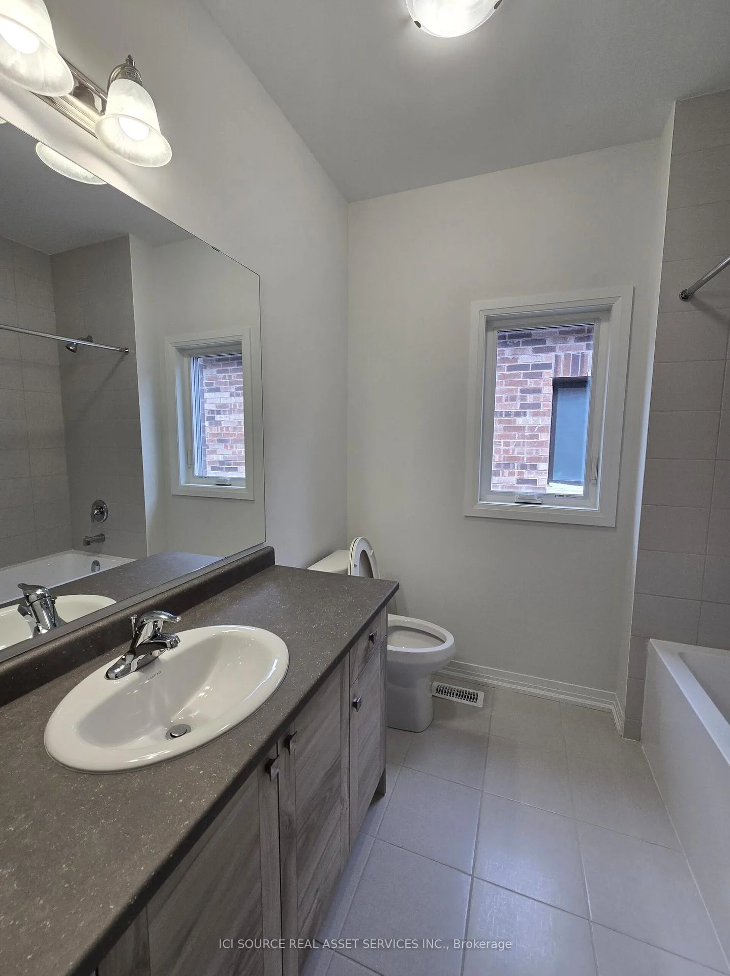 Photo 16 of 45 Auckland Drive, Whitby, Rural Whitby — HOMEH