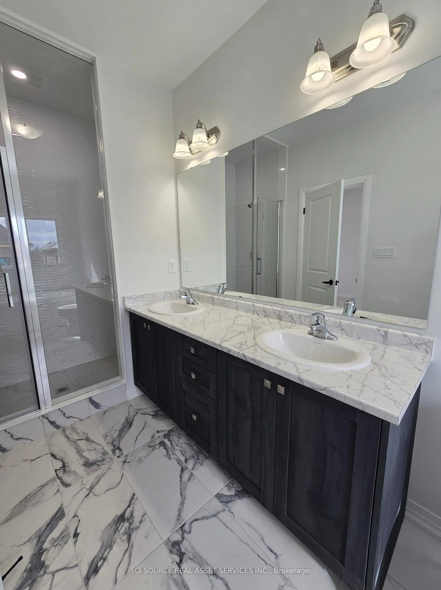 Photo 17 of 45 Auckland Drive, Whitby, Rural Whitby — HOMEH
