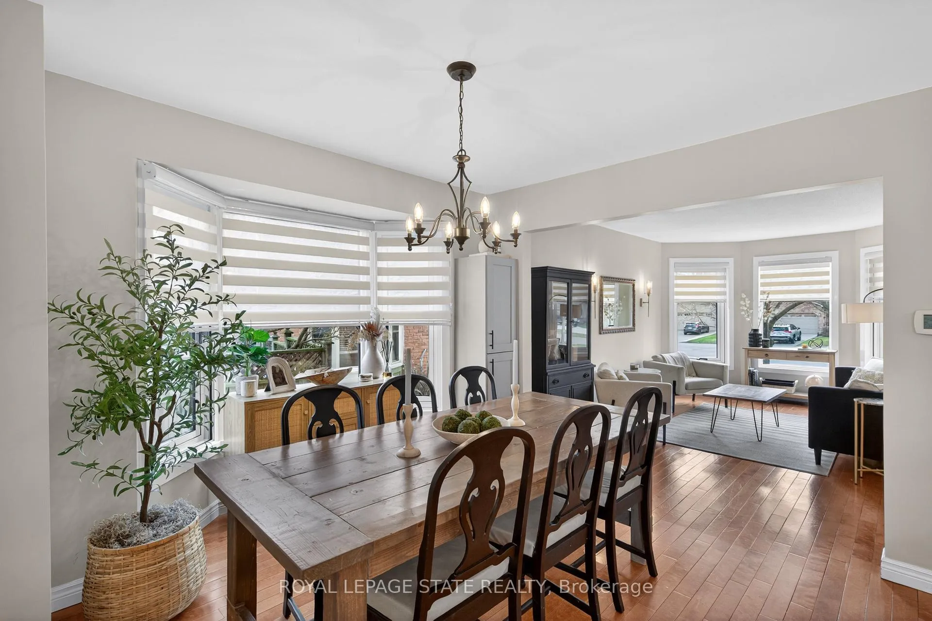 Photo 12 of 1151 Campbell Court, Burlington, Brant — HOMEH