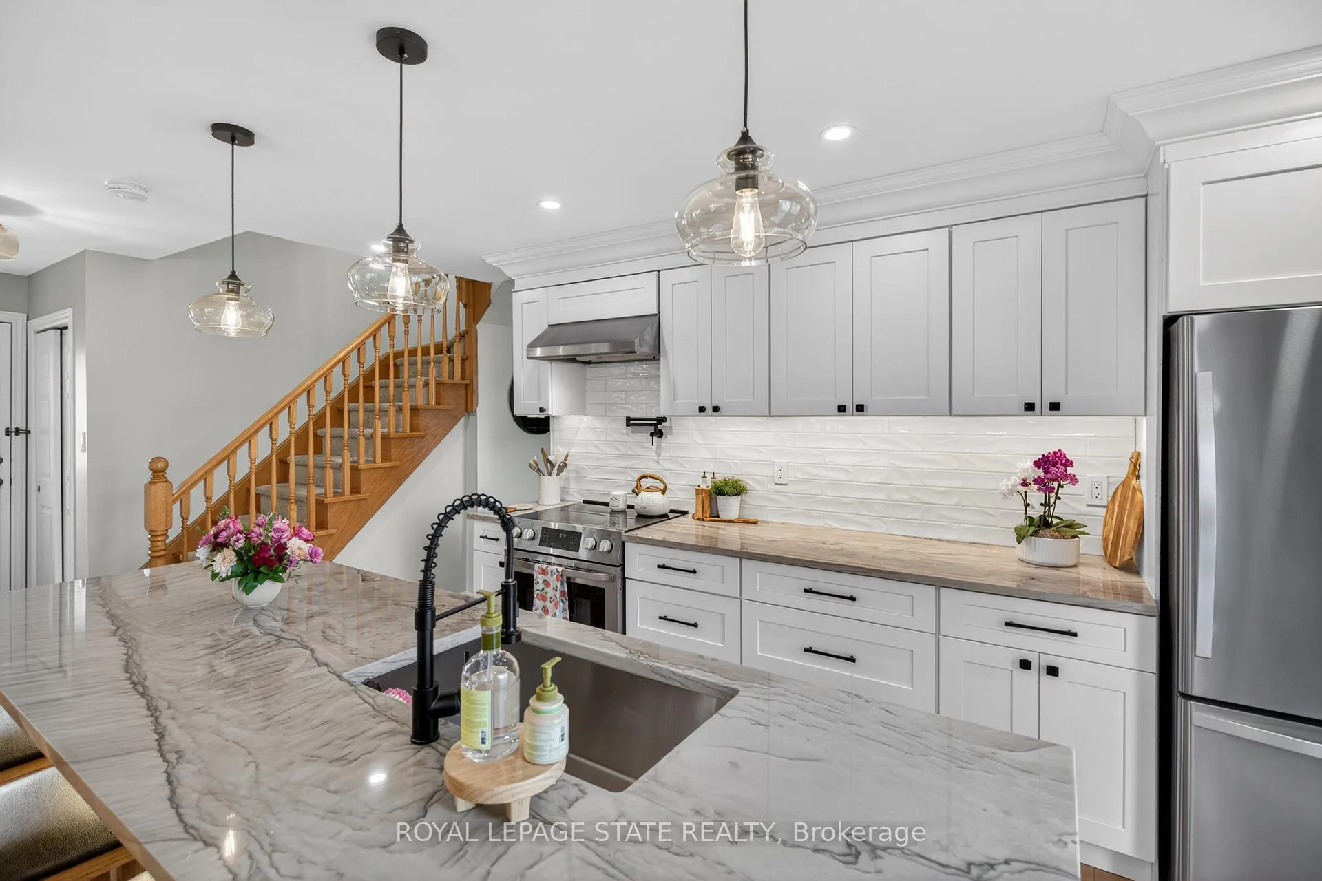 Photo 16 of 1151 Campbell Court, Burlington, Brant — HOMEH