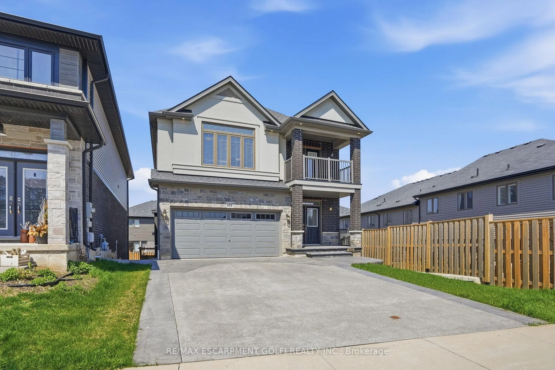 Photo 2 of 4087 Healing Street, Lincoln, Beamsville — HOMEH