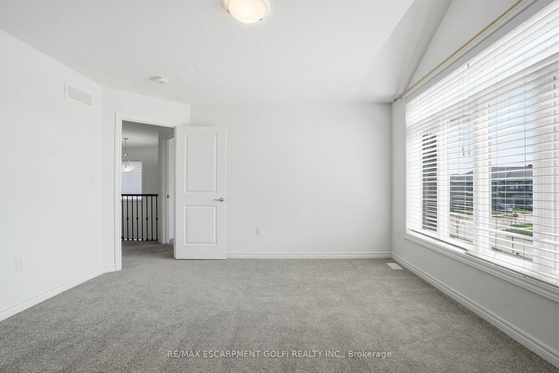 Photo 23 of 4087 Healing Street, Lincoln, Beamsville — HOMEH