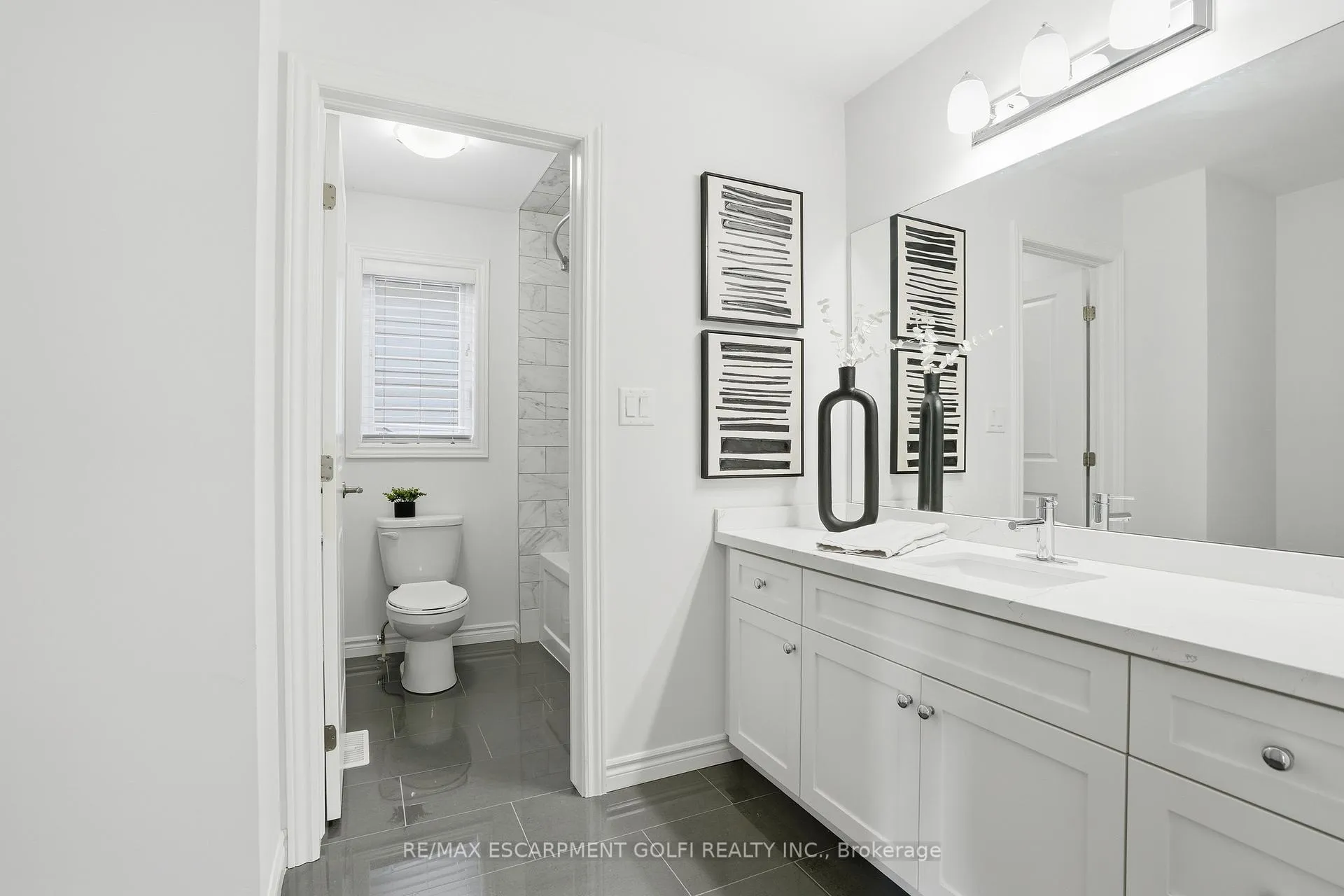 Photo 25 of 4087 Healing Street, Lincoln, Beamsville — HOMEH
